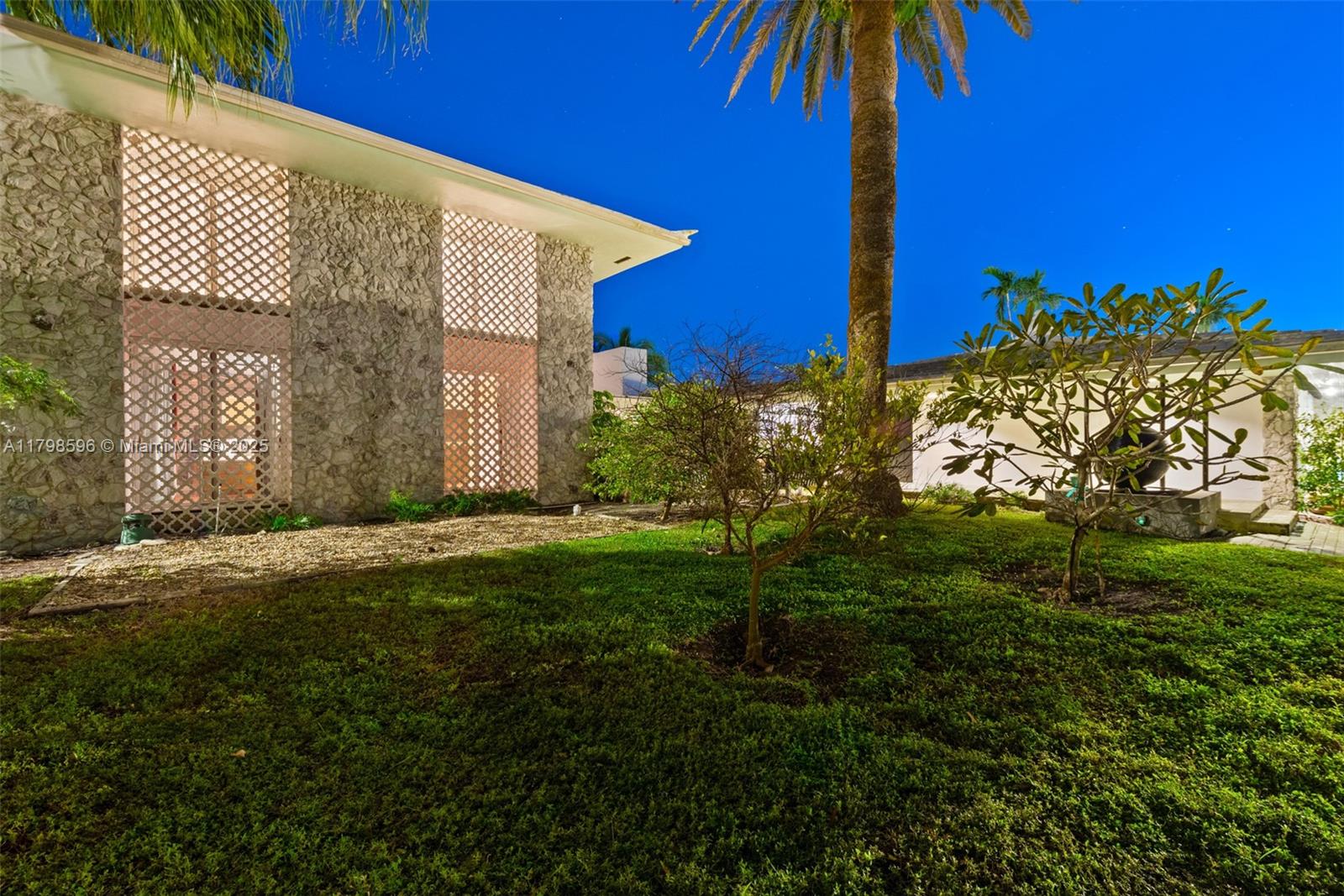 7305 Belle Meade Is Dr Miami, FL 33138 7305 Belle Meade Is Dr Miami, FL 33138