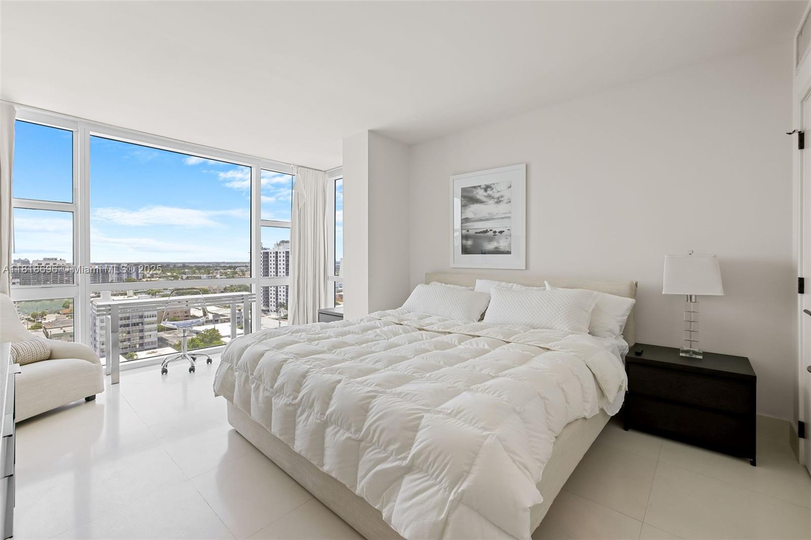 image Carillon Condo17