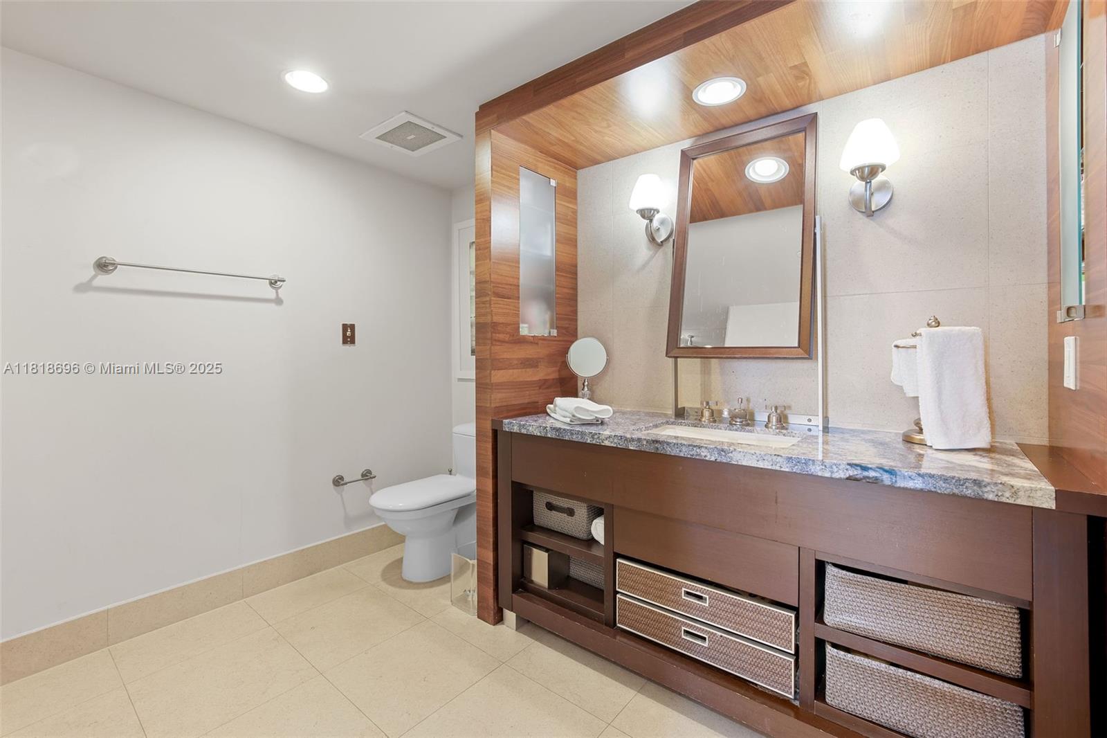 image Carillon Condo22