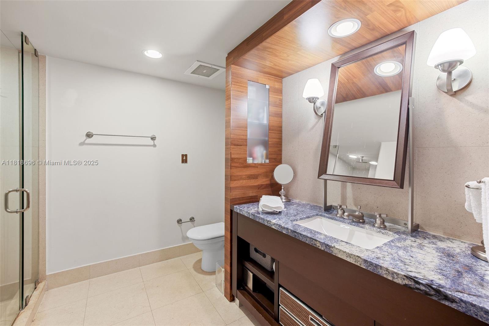 image Carillon Condo24