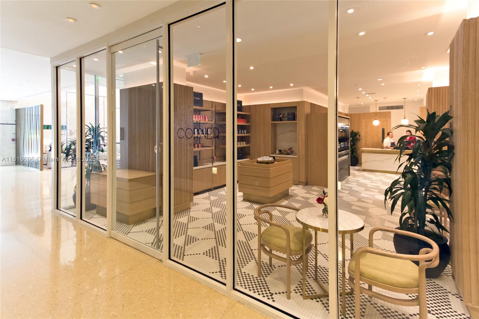 image Carillon Condo40