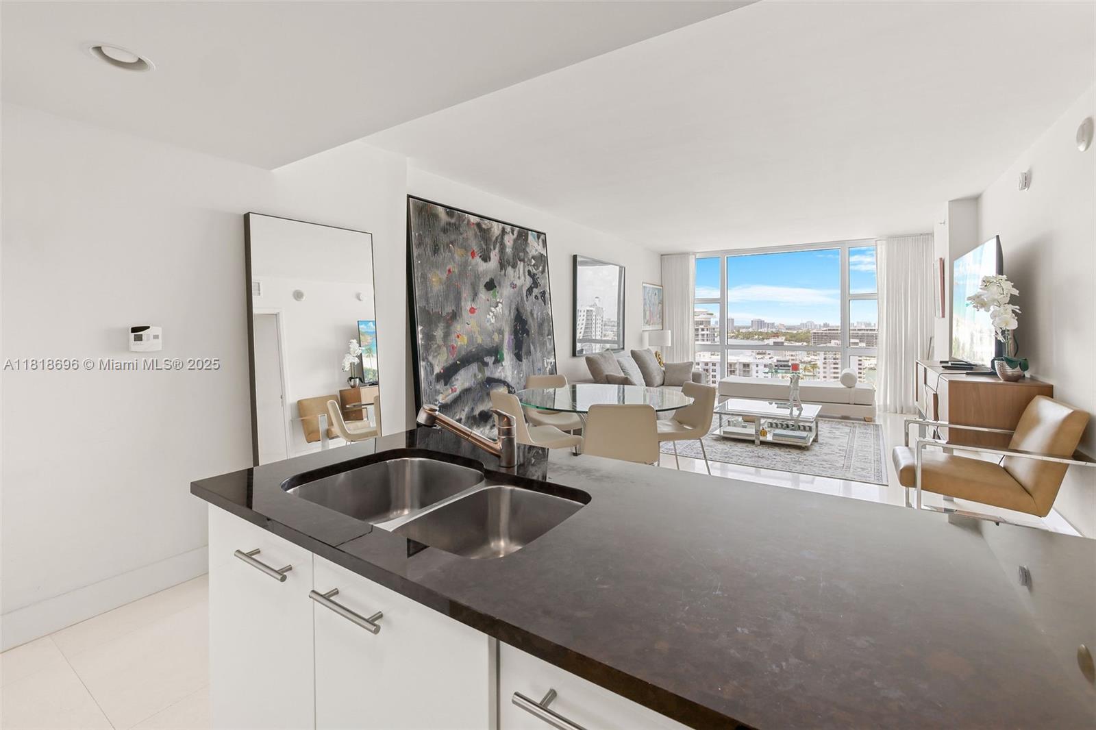 image Carillon Condo4