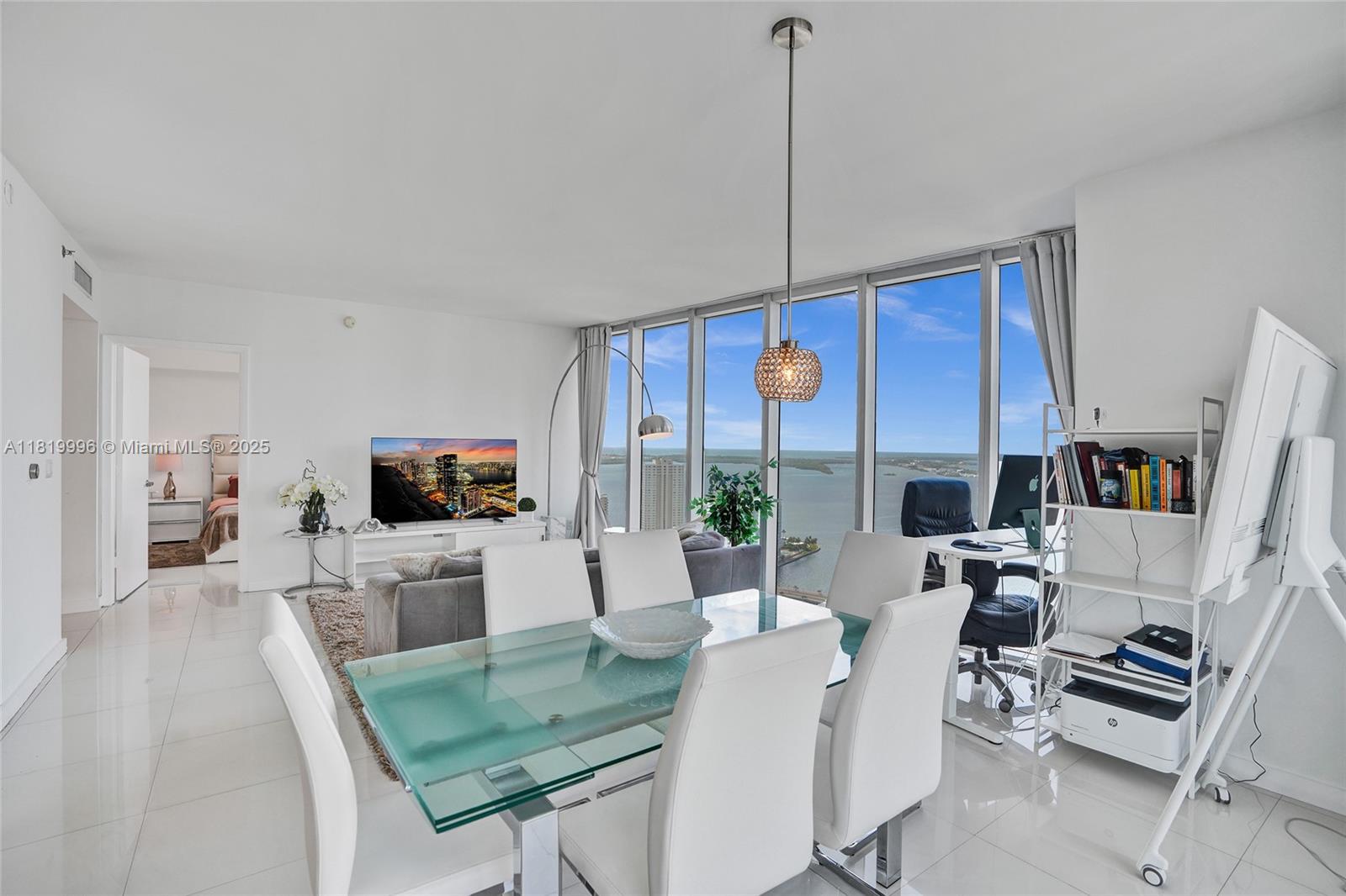 image Icon Brickell Tower 39