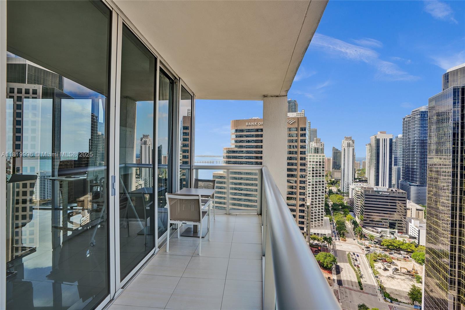 image Icon Brickell Tower 318