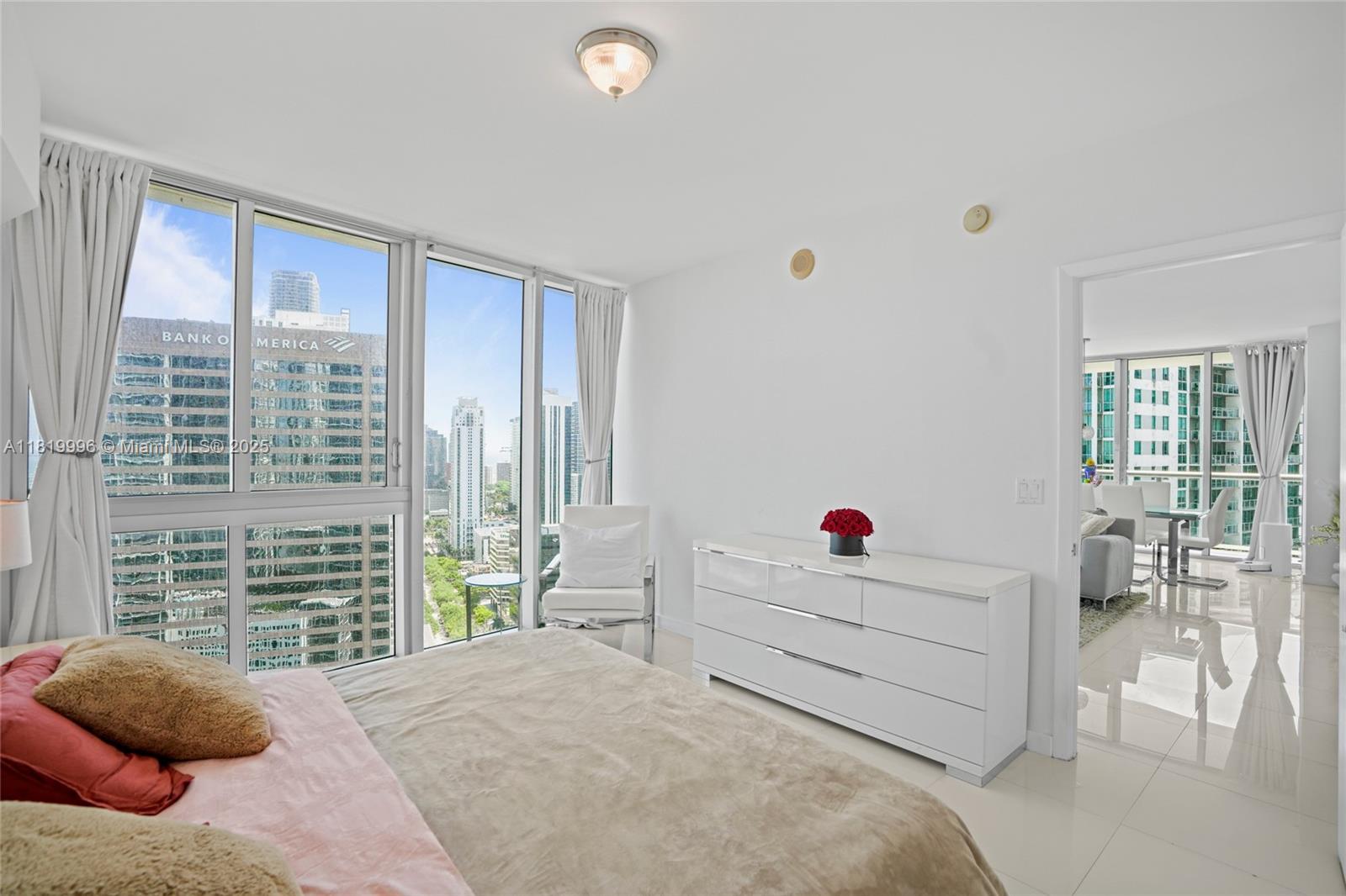 image Icon Brickell Tower 321