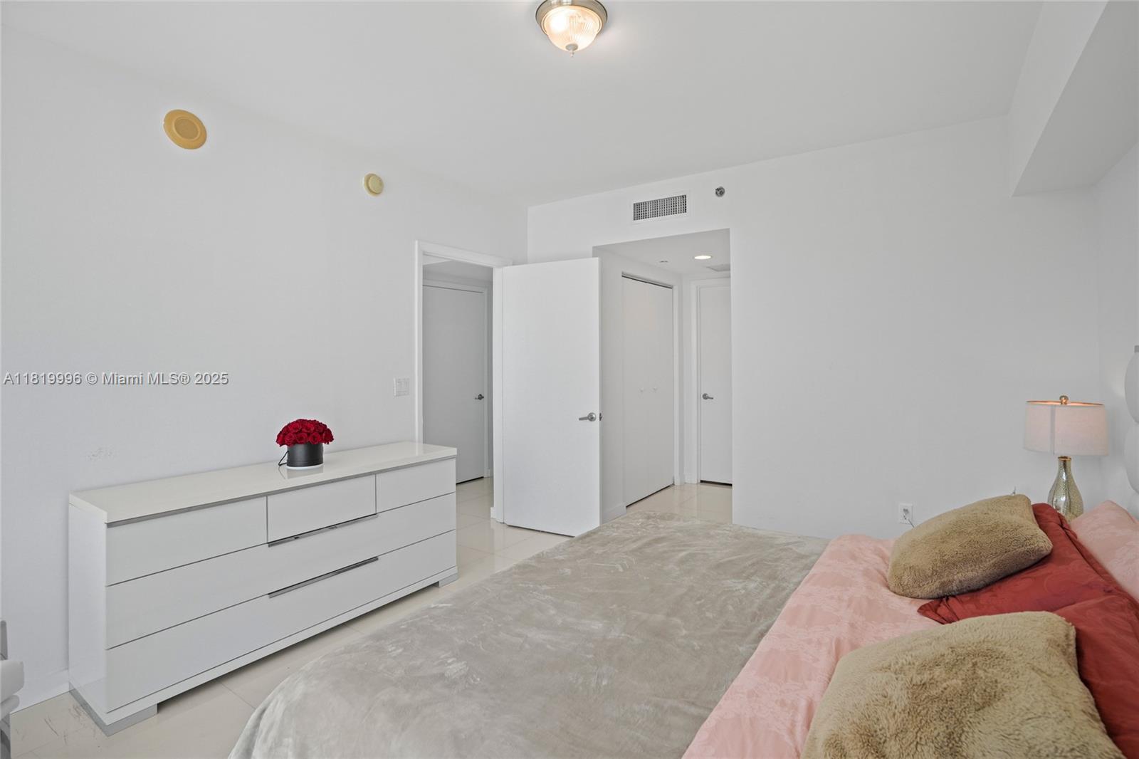 image Icon Brickell Tower 322