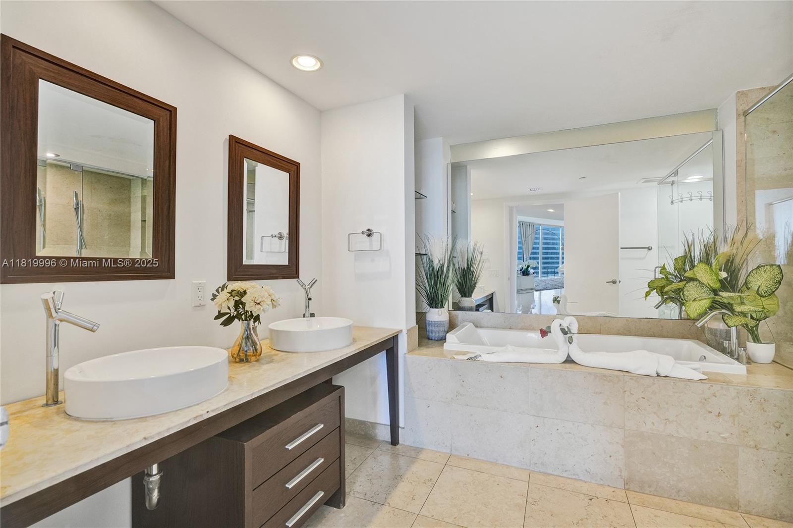 image Icon Brickell Tower 326