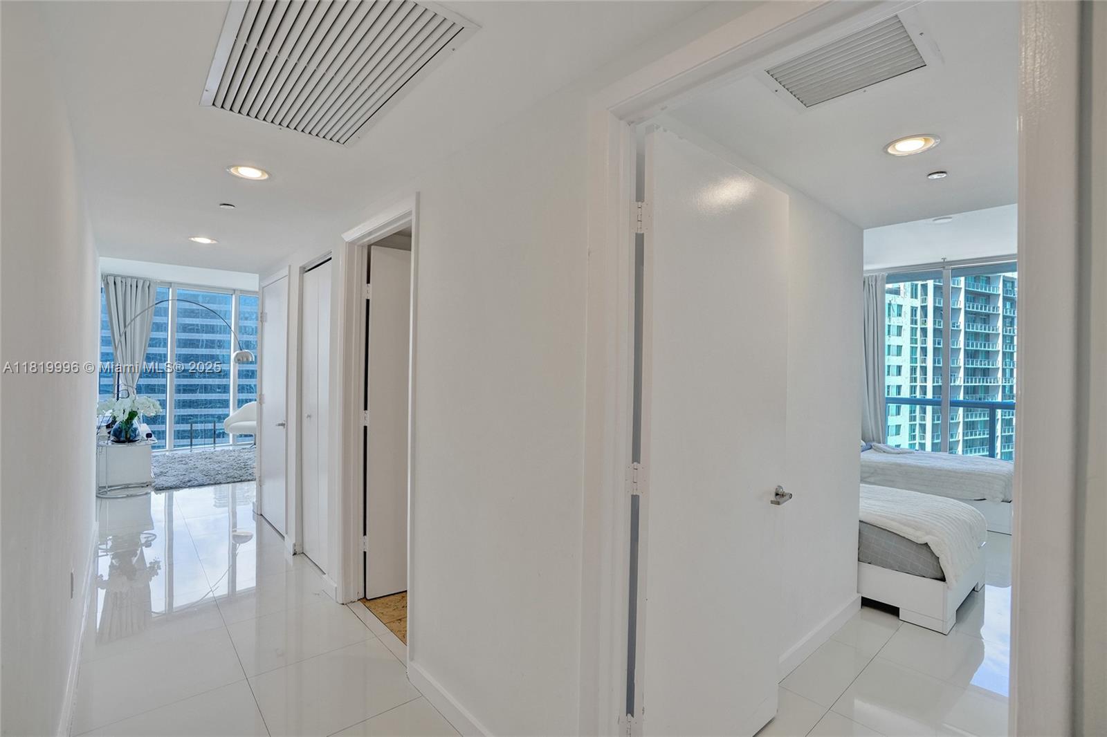 image Icon Brickell Tower 329