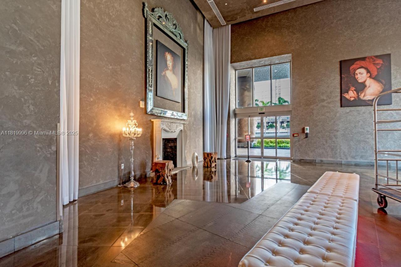 image Icon Brickell Tower 340