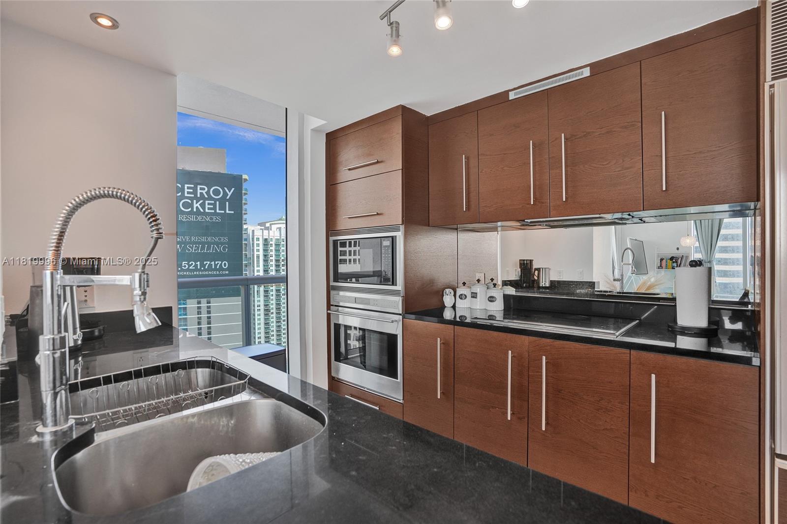 image Icon Brickell Tower 36