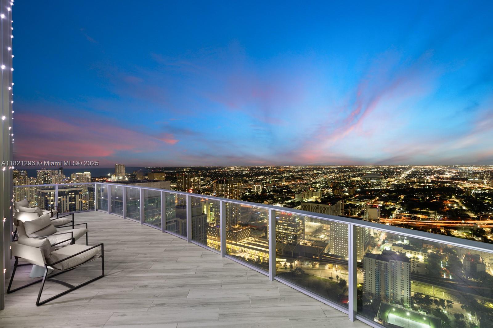 image Paramount Miami Worldcent2