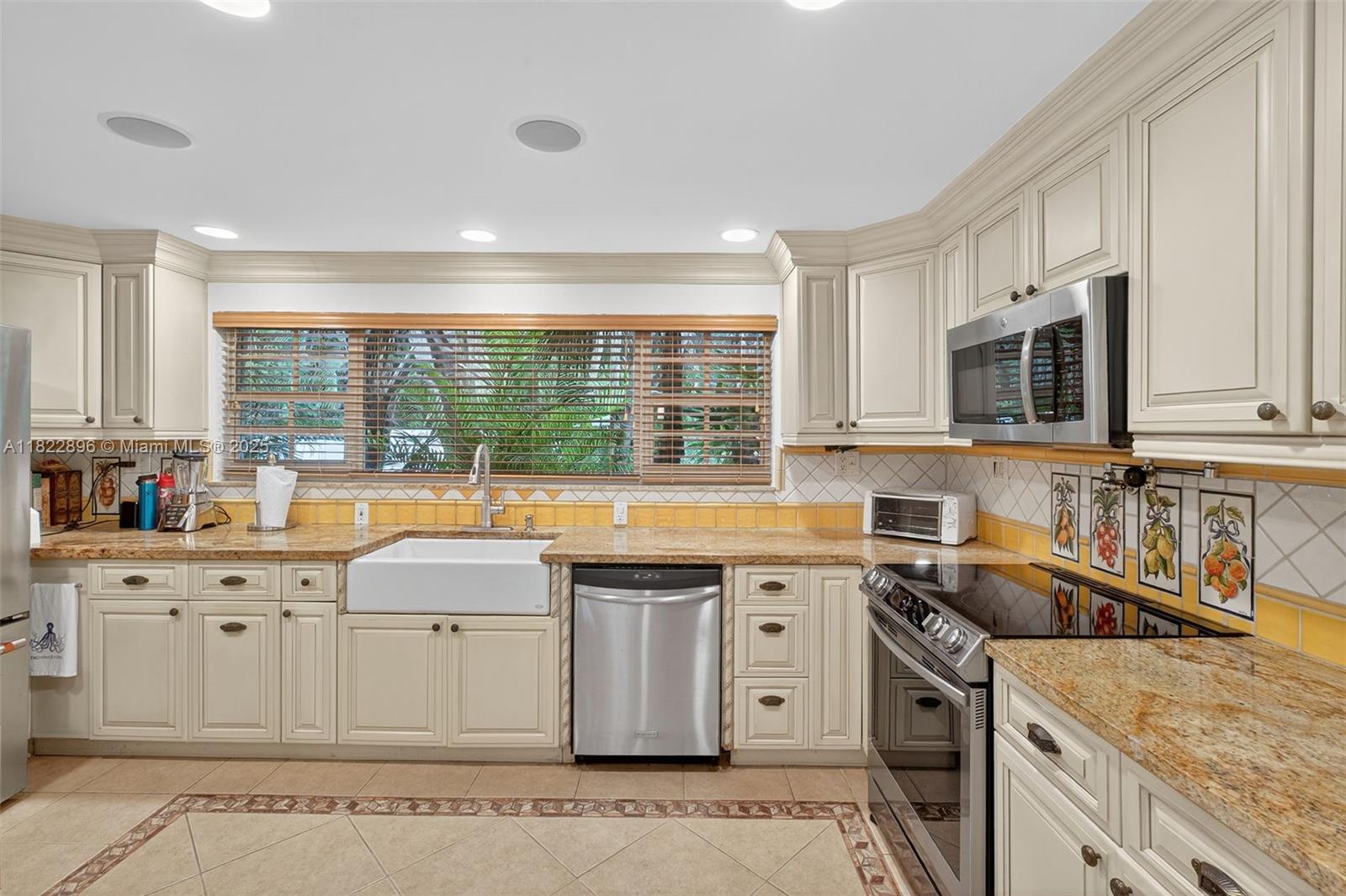 4187 S Le Jeune Rd,Miami, FL 33133