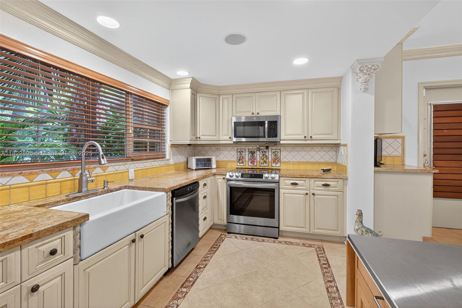 4187 S Le Jeune Rd,Miami, FL 33133