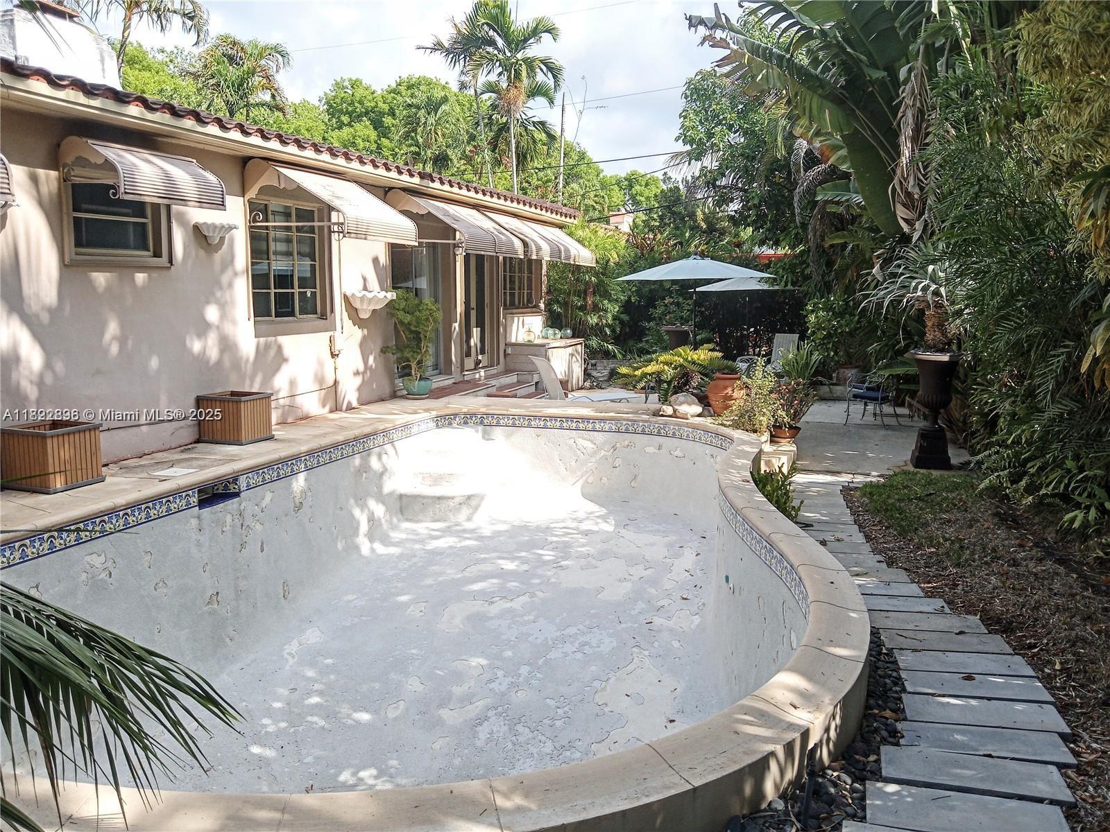 4187 S Le Jeune Rd,Miami, FL 33133