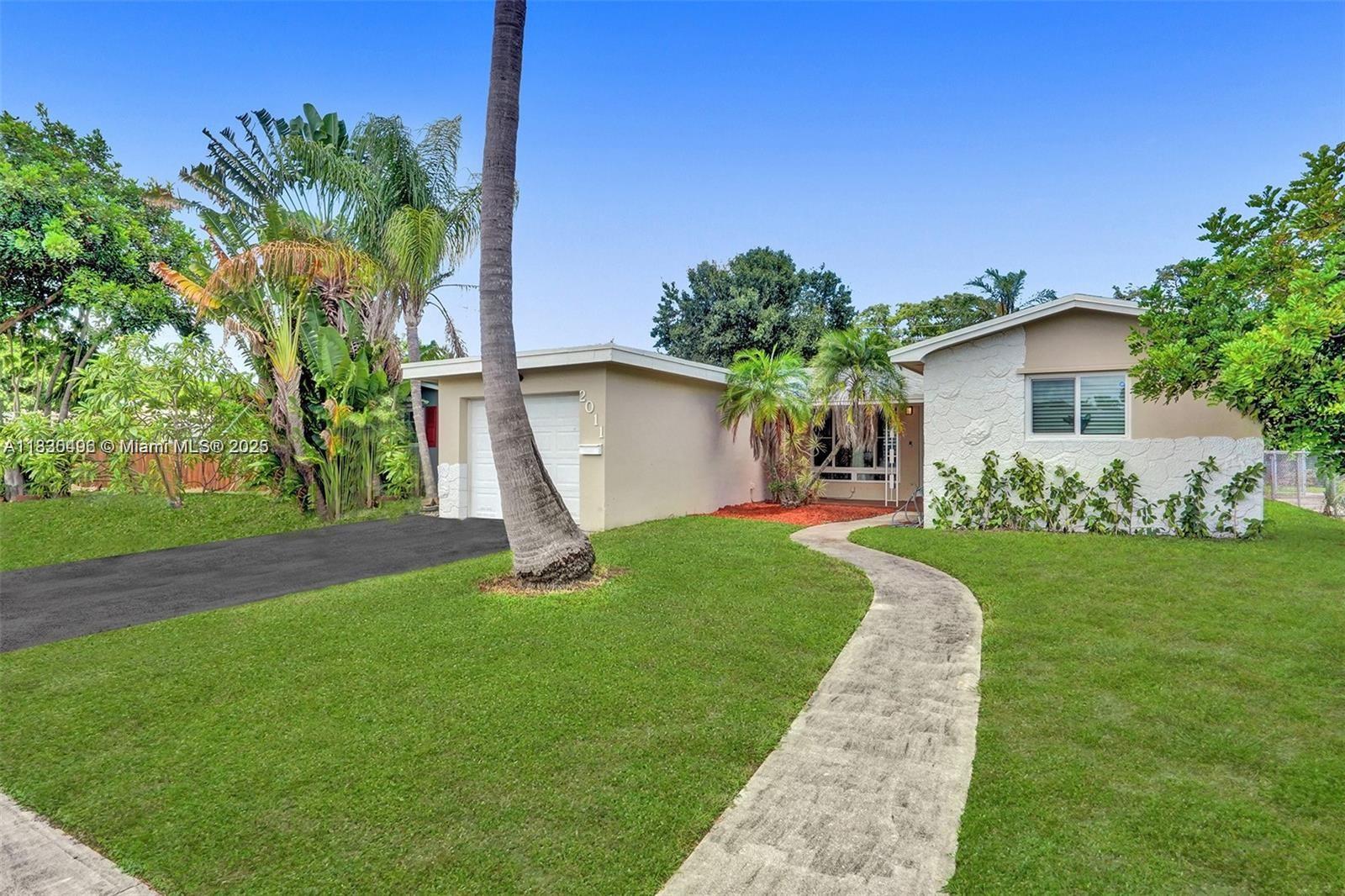 2011 N 49th Ave