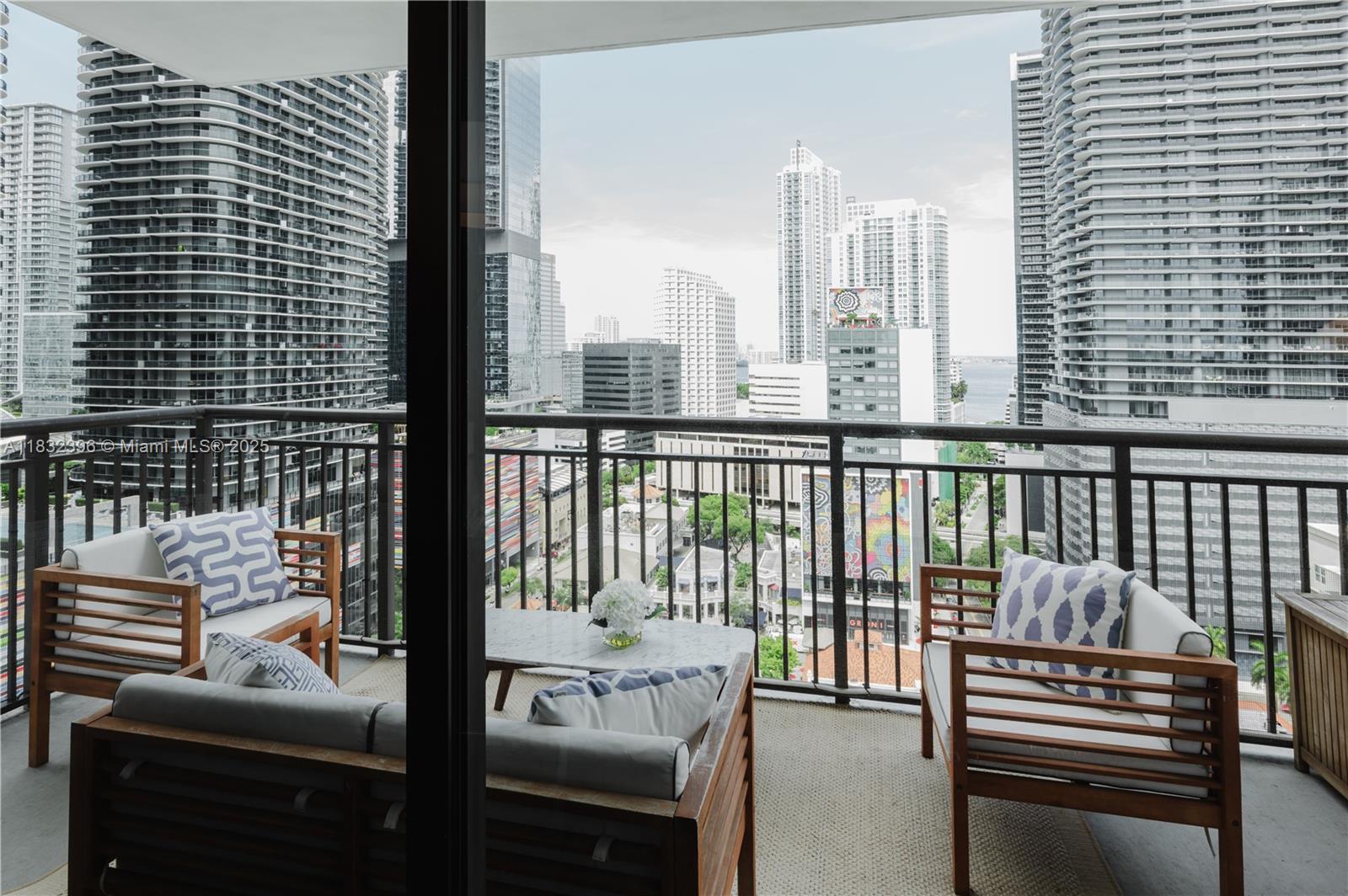 image NINE AT MARY BRICKELL16