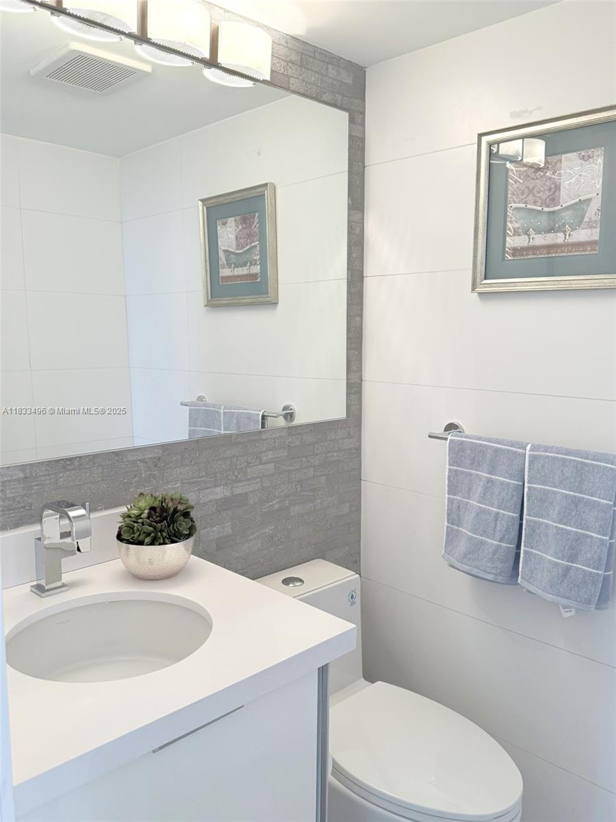 image Harbour House Condo15
