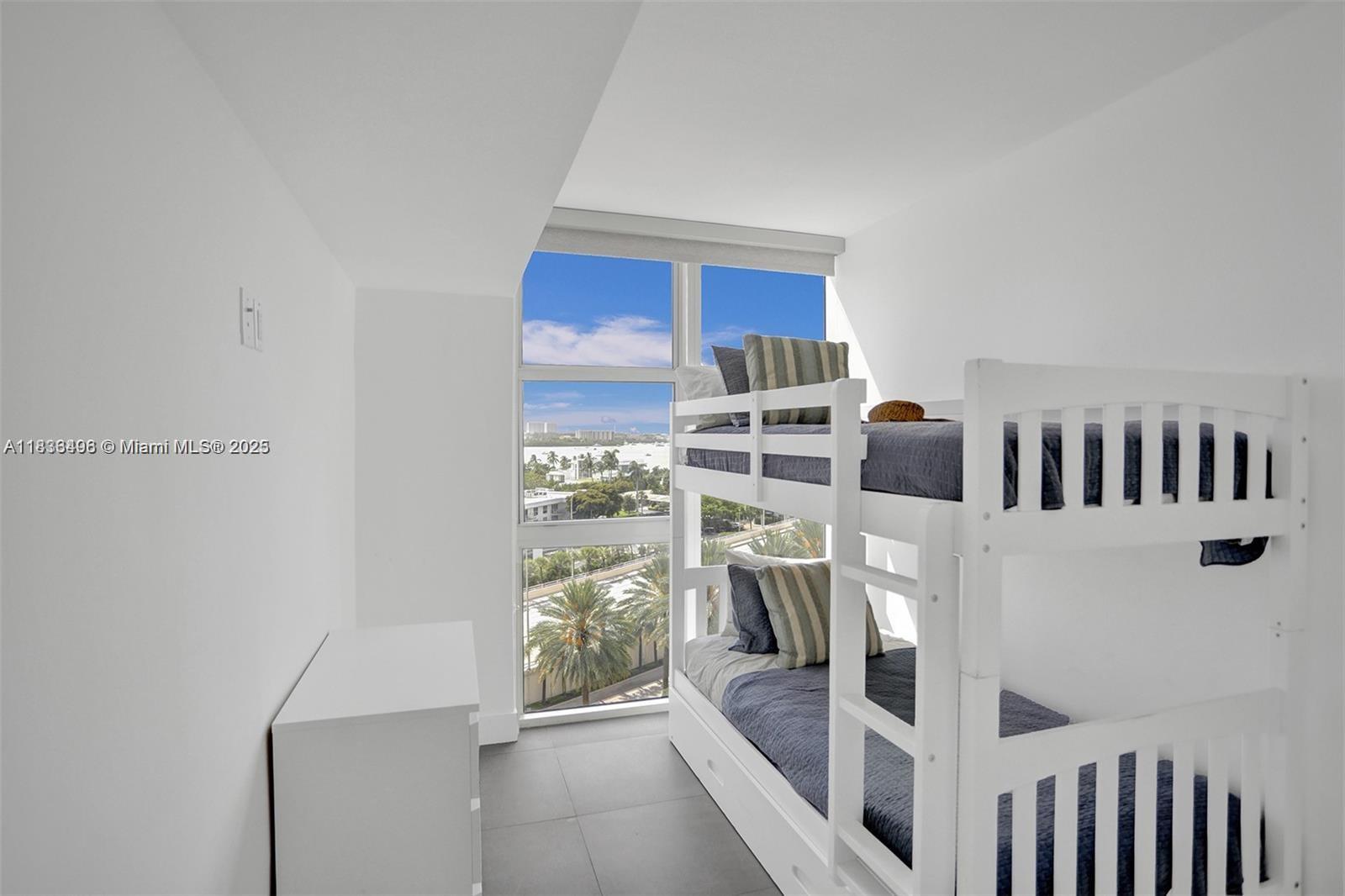image Harbour House Condo17