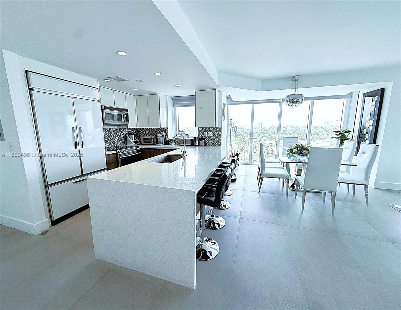 image Harbour House Condo1