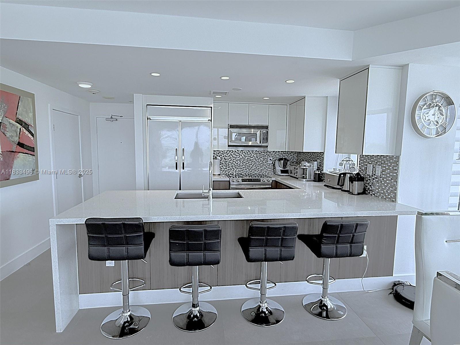 image Harbour House Condo2