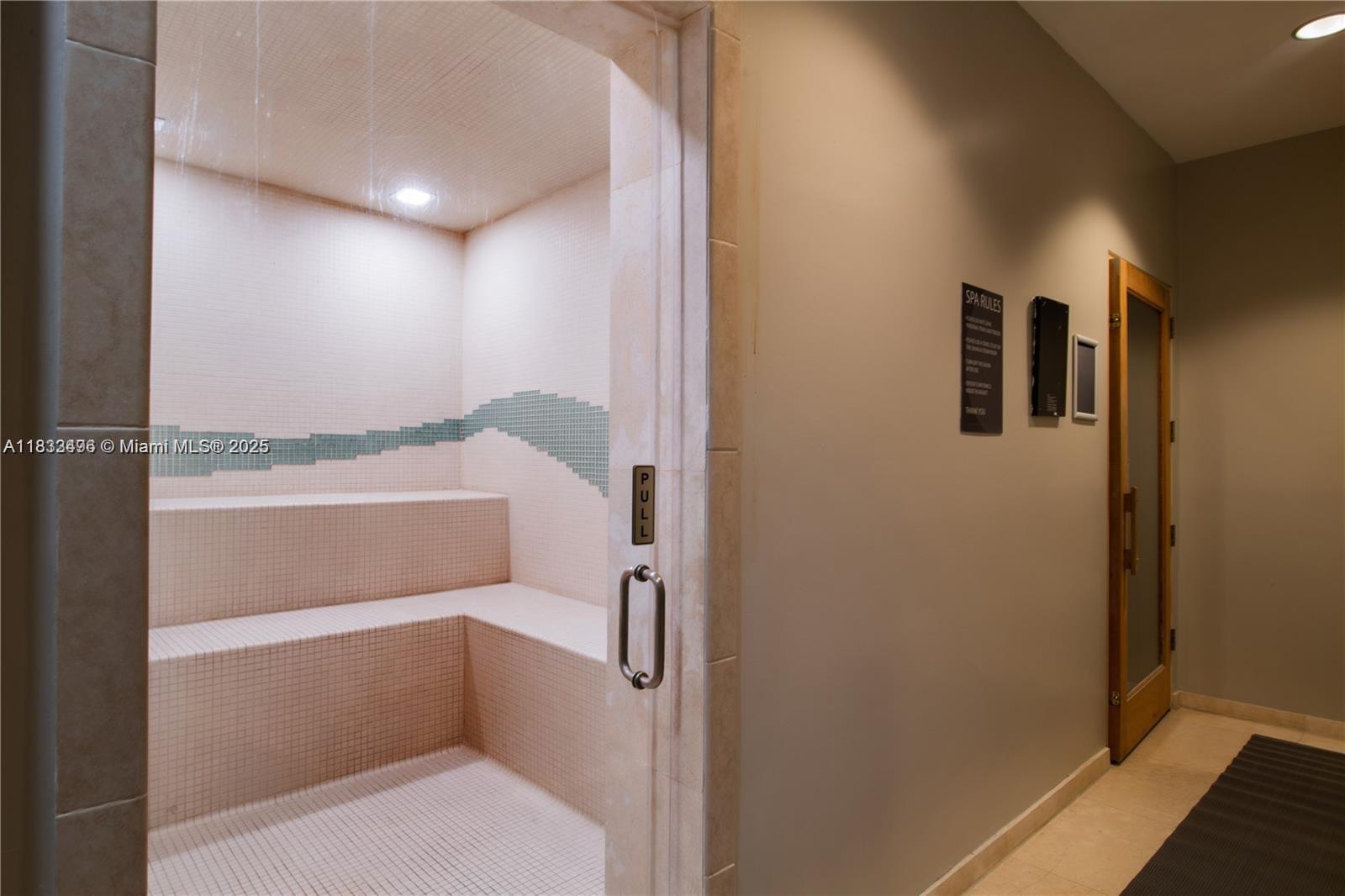 image Harbour House Condo41