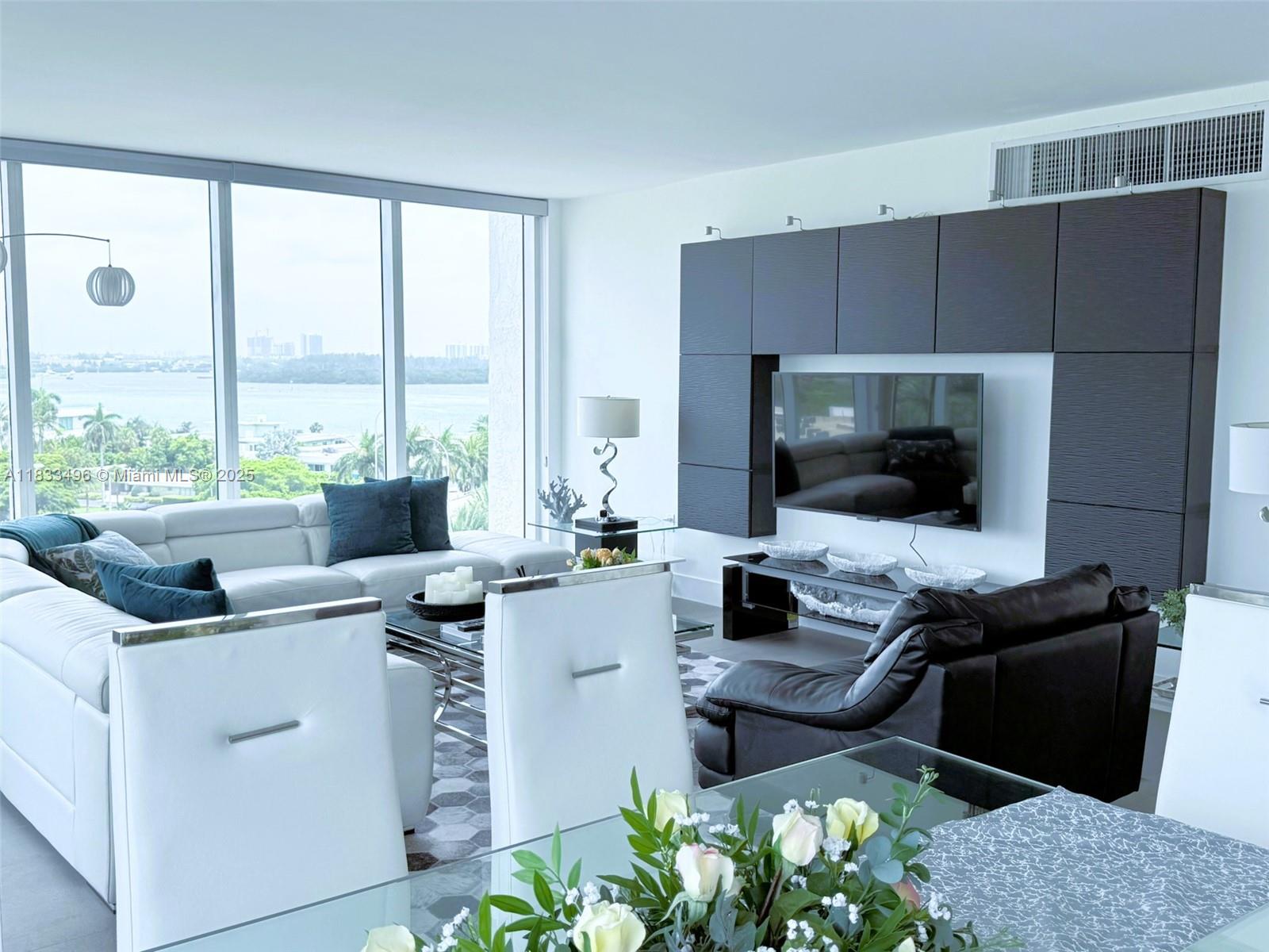 image Harbour House Condo8