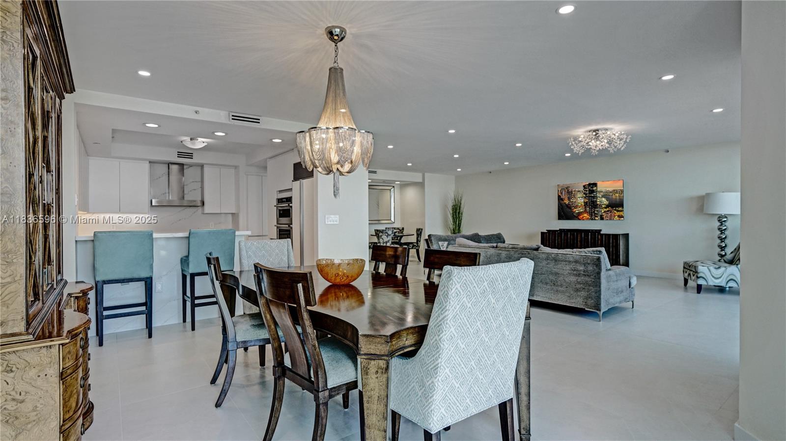image Hamptons South Condo11