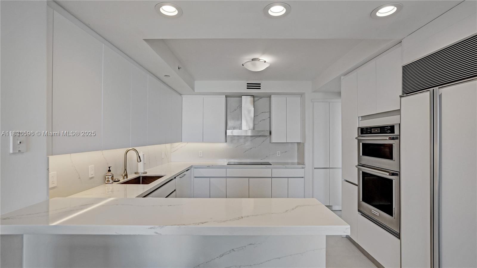 image Hamptons South Condo12