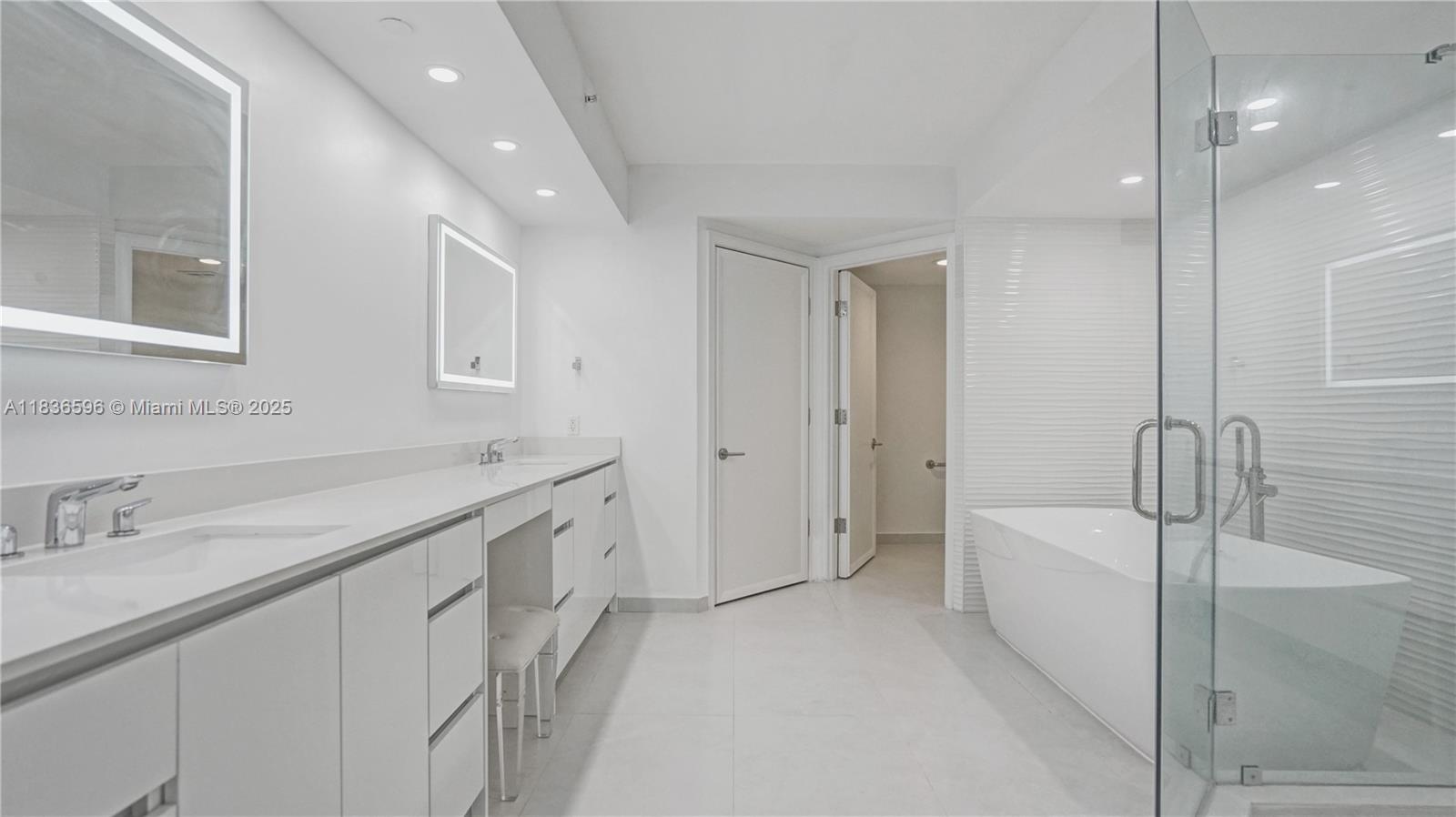 image Hamptons South Condo24