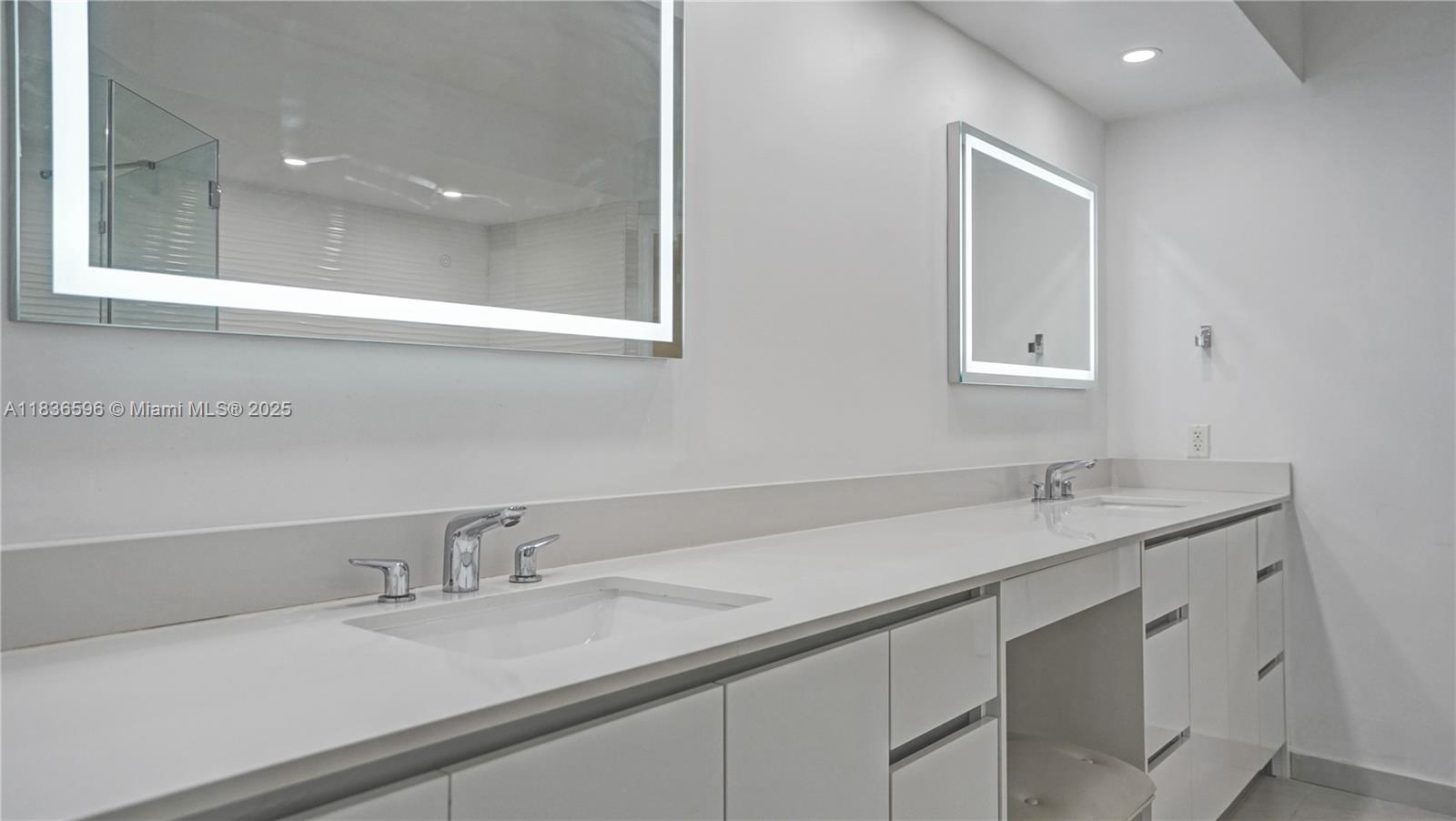 image Hamptons South Condo25