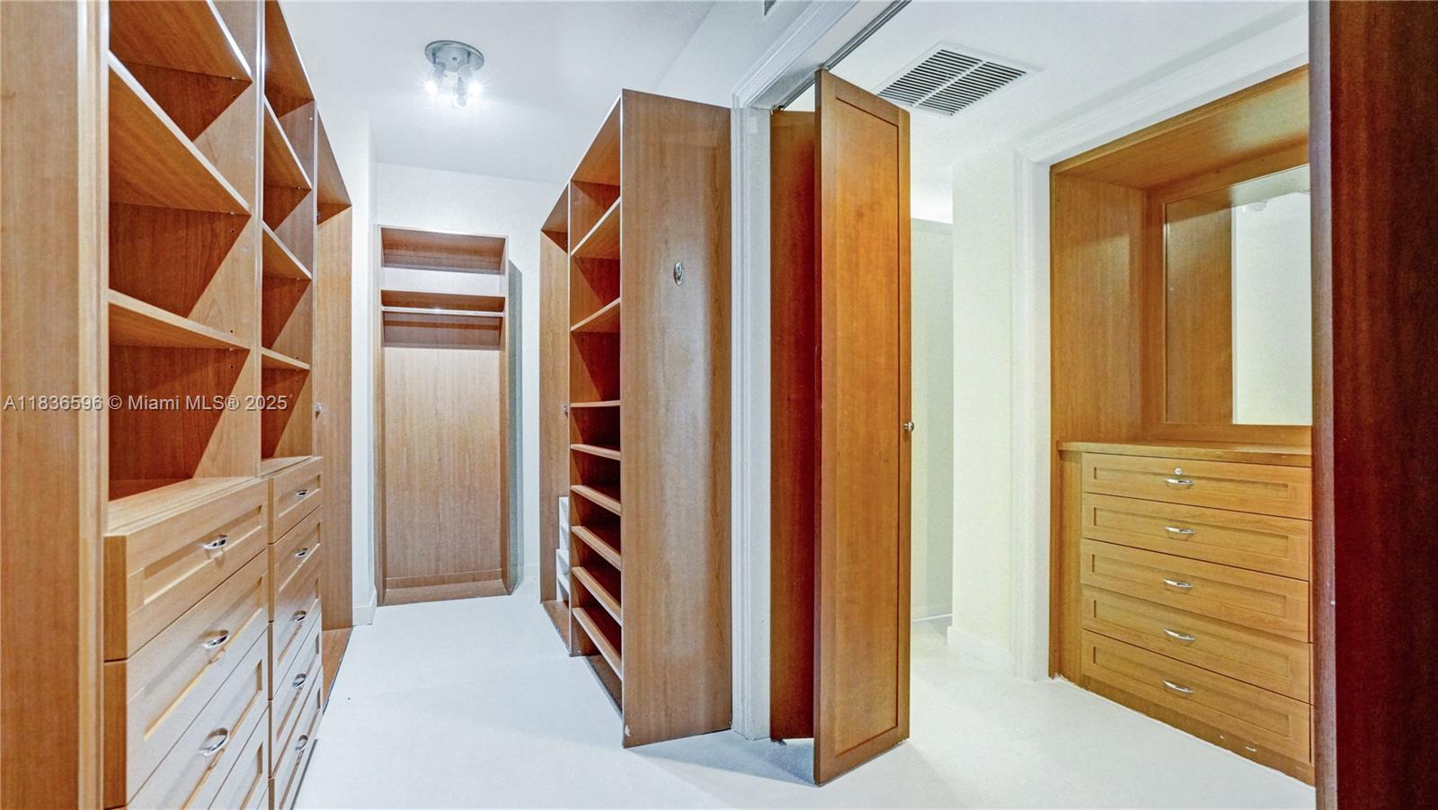 image Hamptons South Condo29