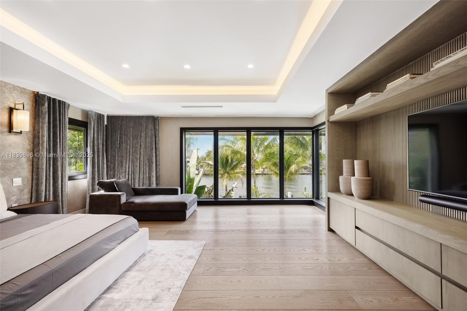 110 Holiday Dr Hallandale Beach, FL 33009 110 Holiday Dr Hallandale Beach, FL 33009