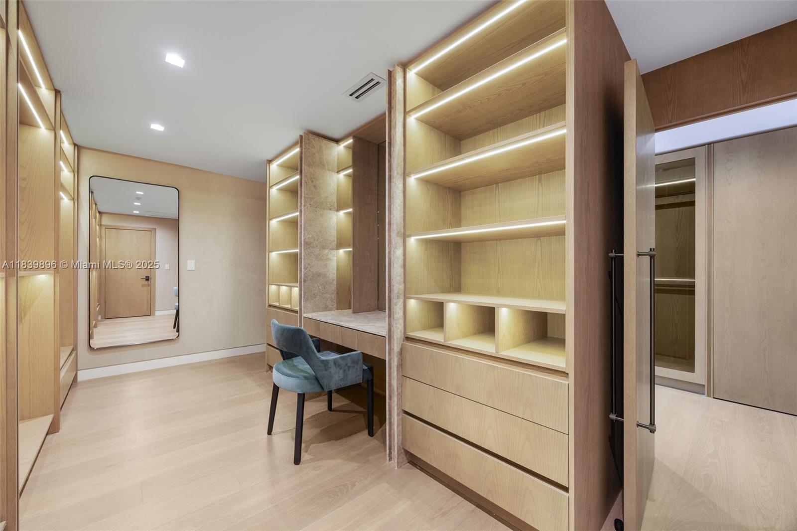 110 Holiday Dr Hallandale Beach, FL 33009 110 Holiday Dr Hallandale Beach, FL 33009