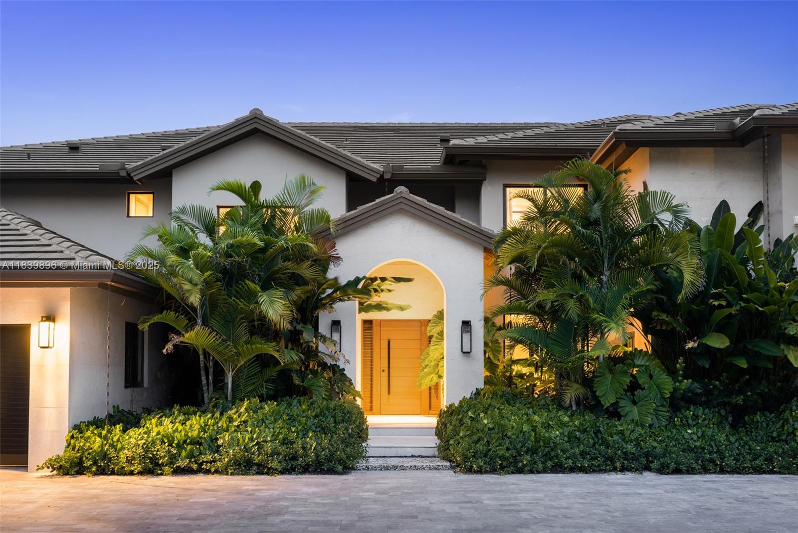 110 Holiday Dr Hallandale Beach, FL 33009 110 Holiday Dr Hallandale Beach, FL 33009