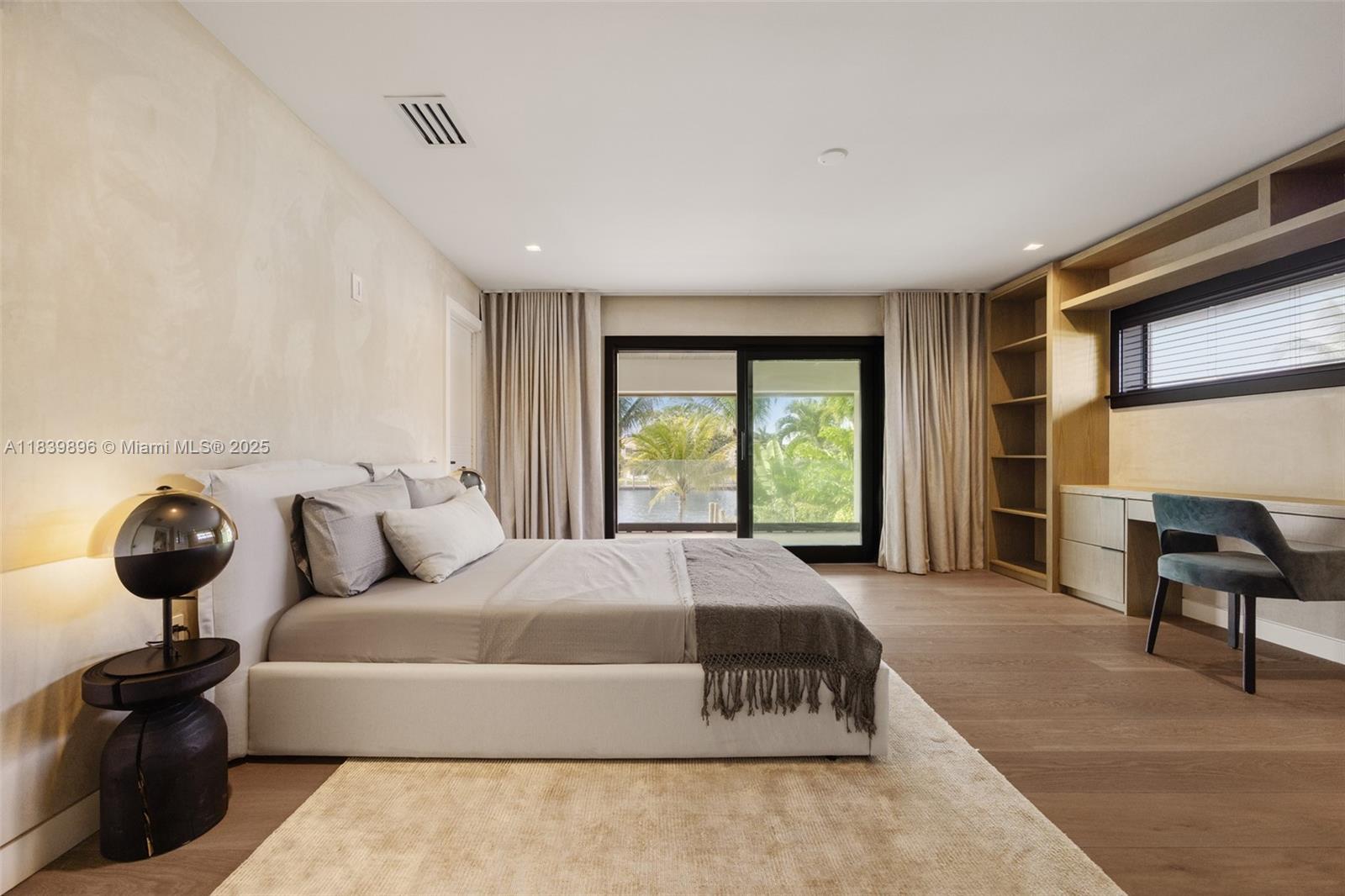 110 Holiday Dr Hallandale Beach, FL 33009 110 Holiday Dr Hallandale Beach, FL 33009