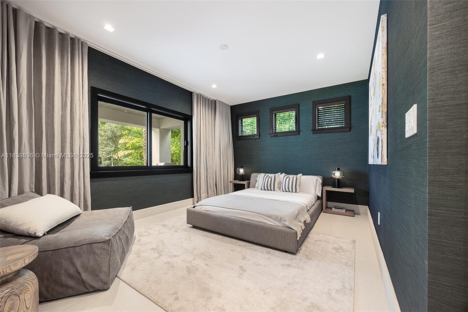 110 Holiday Dr Hallandale Beach, FL 33009 110 Holiday Dr Hallandale Beach, FL 33009