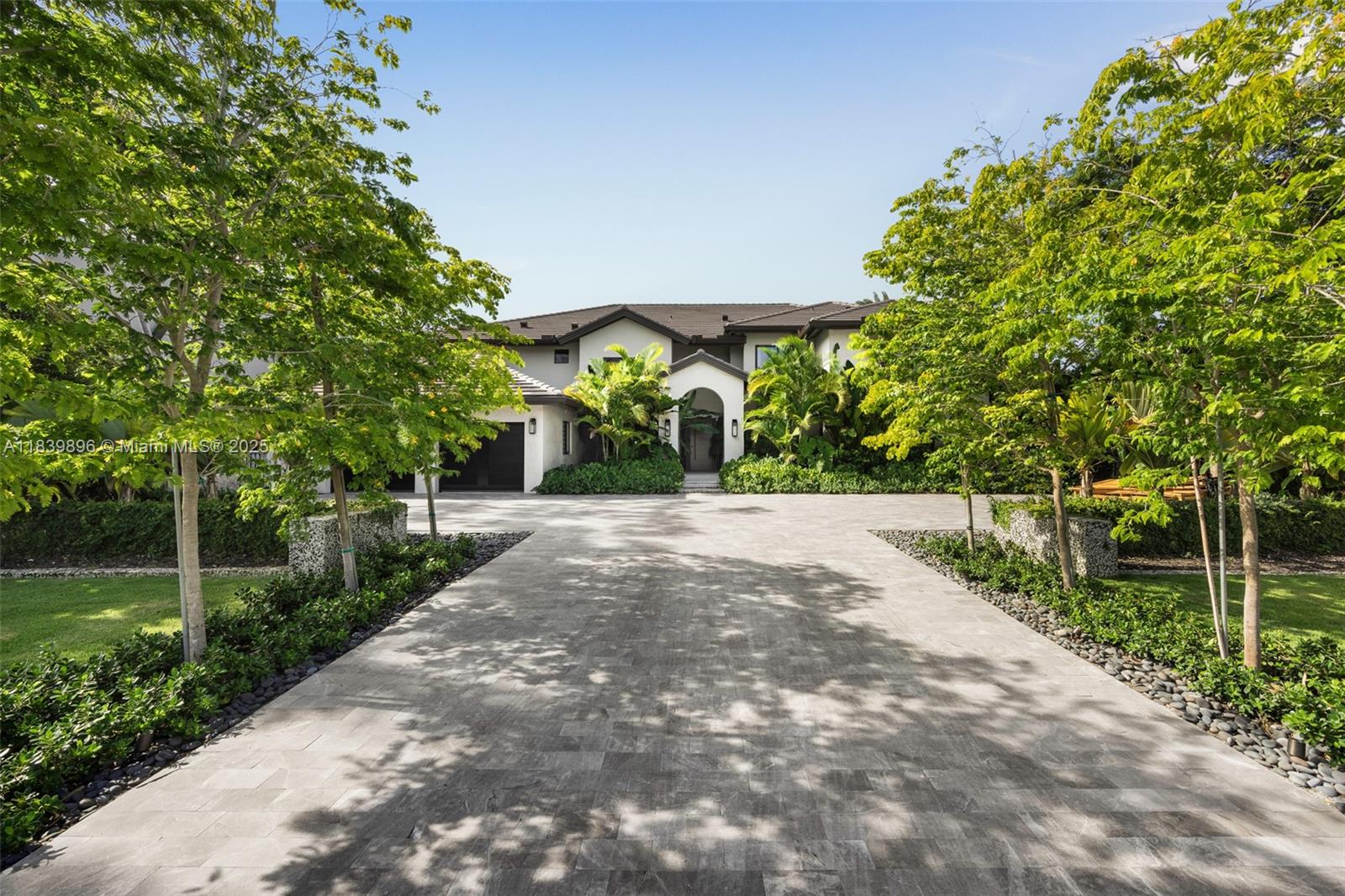 110 Holiday Dr Hallandale Beach, FL 33009 110 Holiday Dr Hallandale Beach, FL 33009