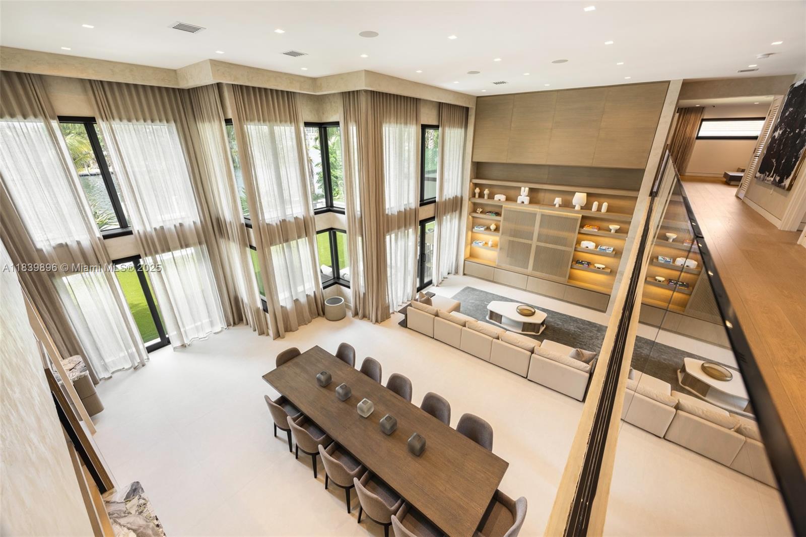 110 Holiday Dr Hallandale Beach, FL 33009 110 Holiday Dr Hallandale Beach, FL 33009