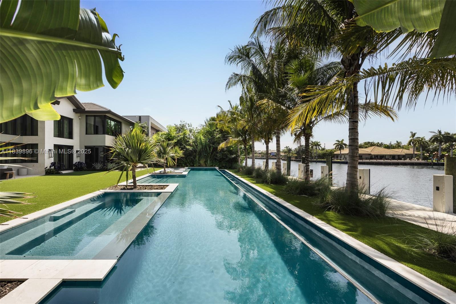 110 Holiday Dr Hallandale Beach, FL 33009 110 Holiday Dr Hallandale Beach, FL 33009