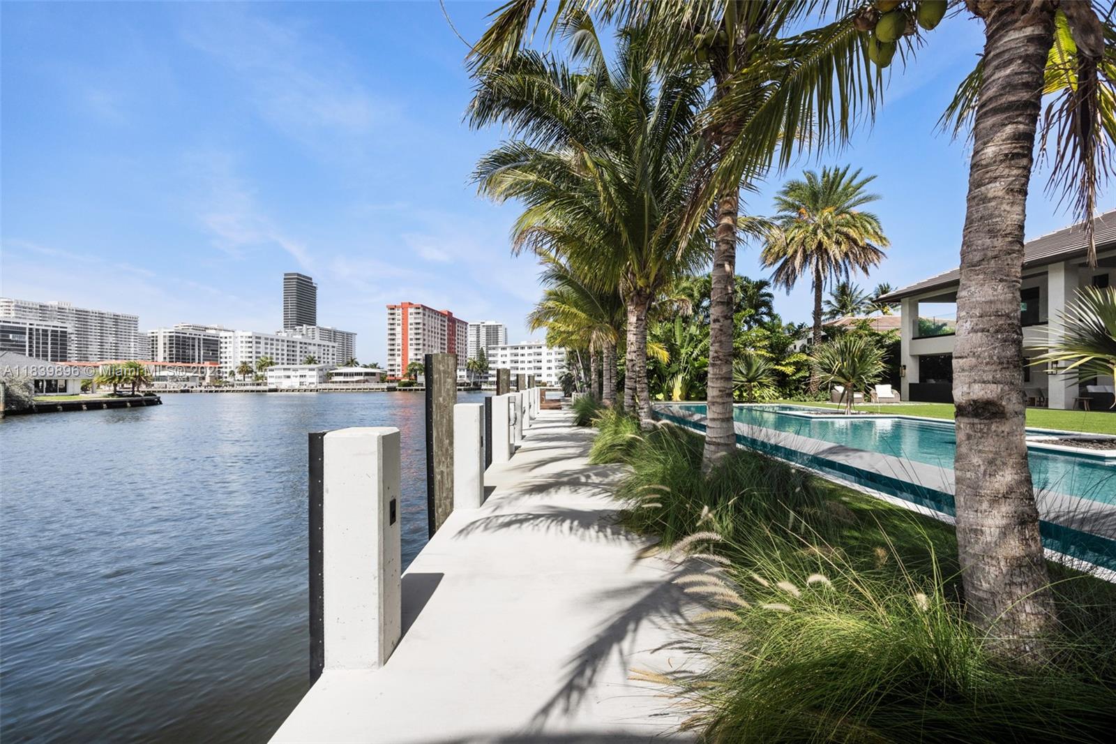 110 Holiday Dr Hallandale Beach, FL 33009 110 Holiday Dr Hallandale Beach, FL 33009