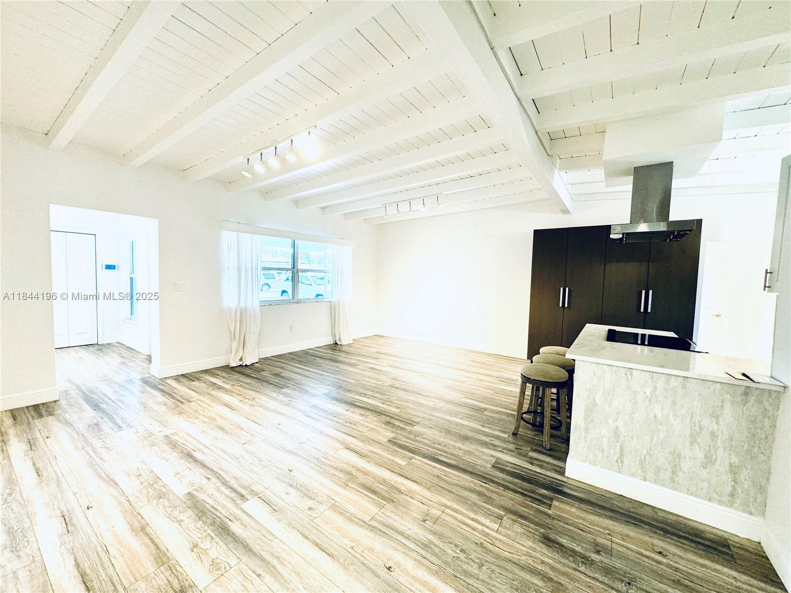 2075 S Hibiscus Dr North Miami, FL 33181