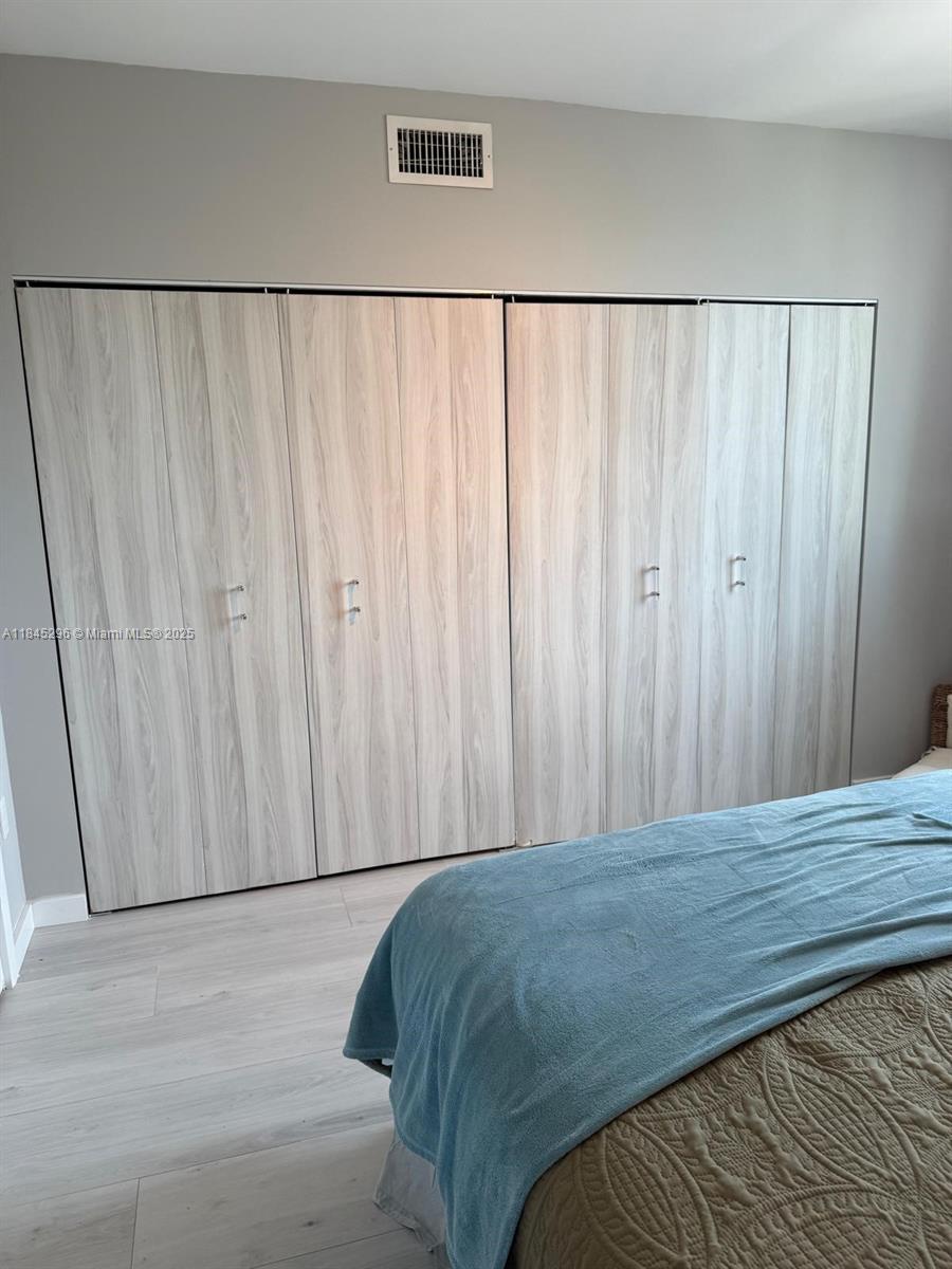 image 1800 Biscayne Plaza Condo15