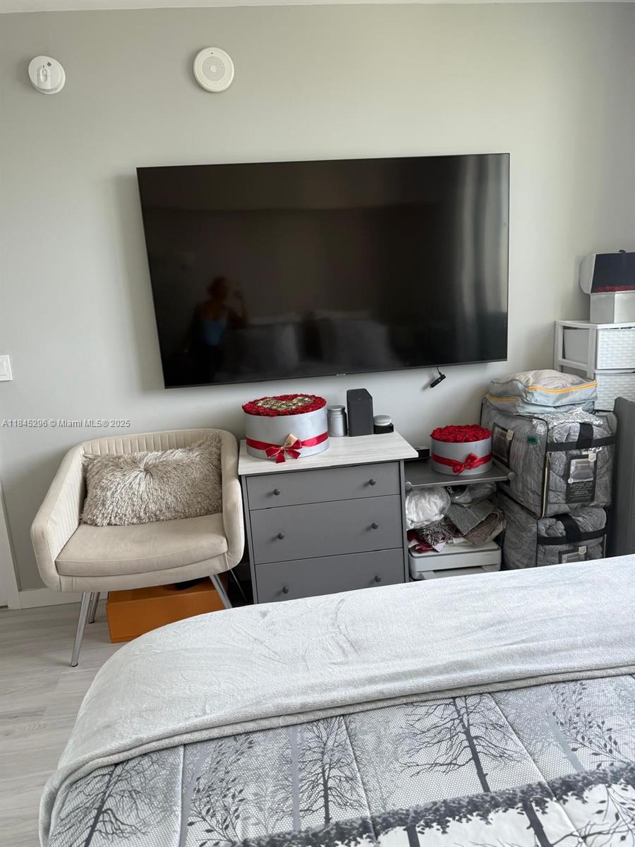 image 1800 Biscayne Plaza Condo17