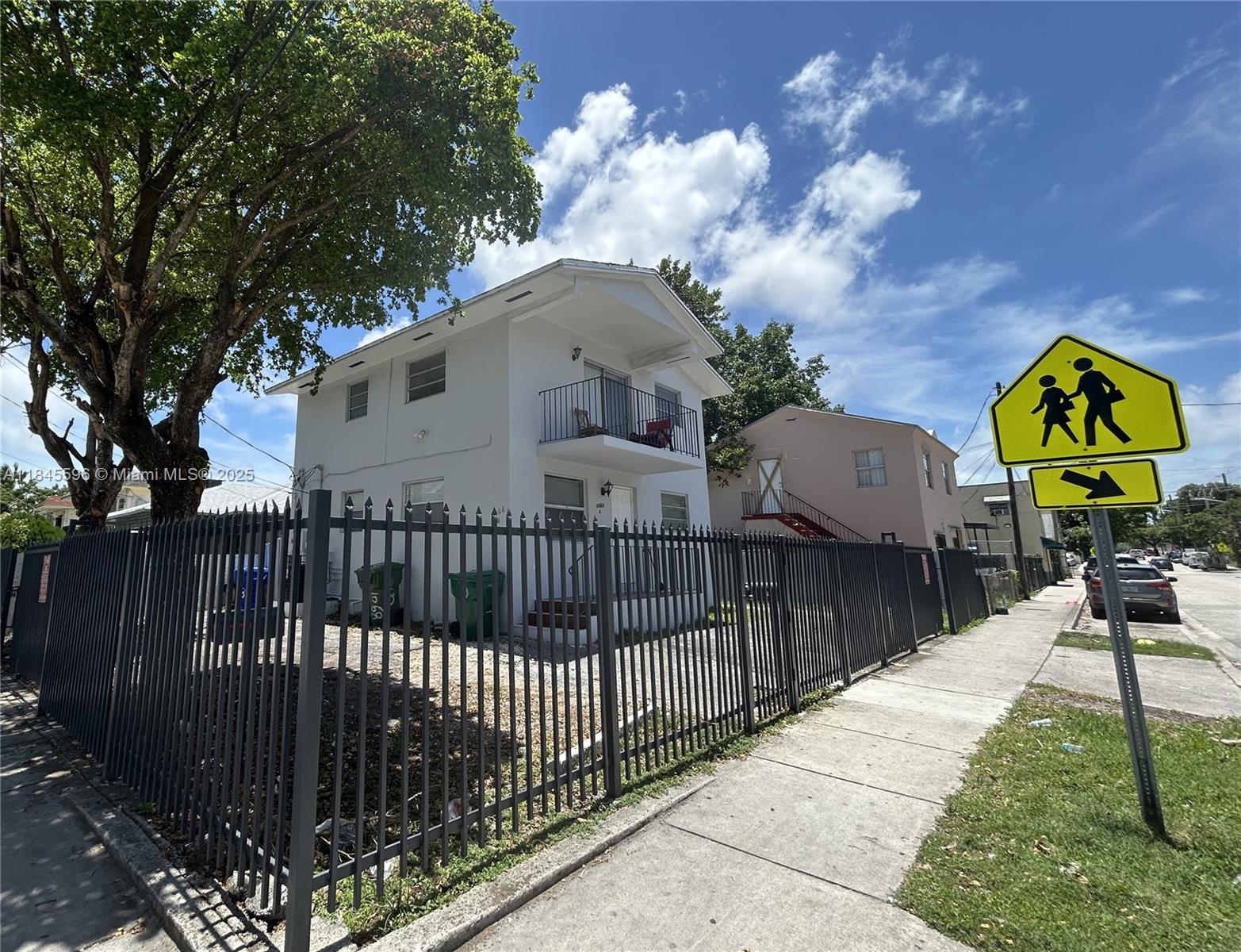 1068 SW 2nd St