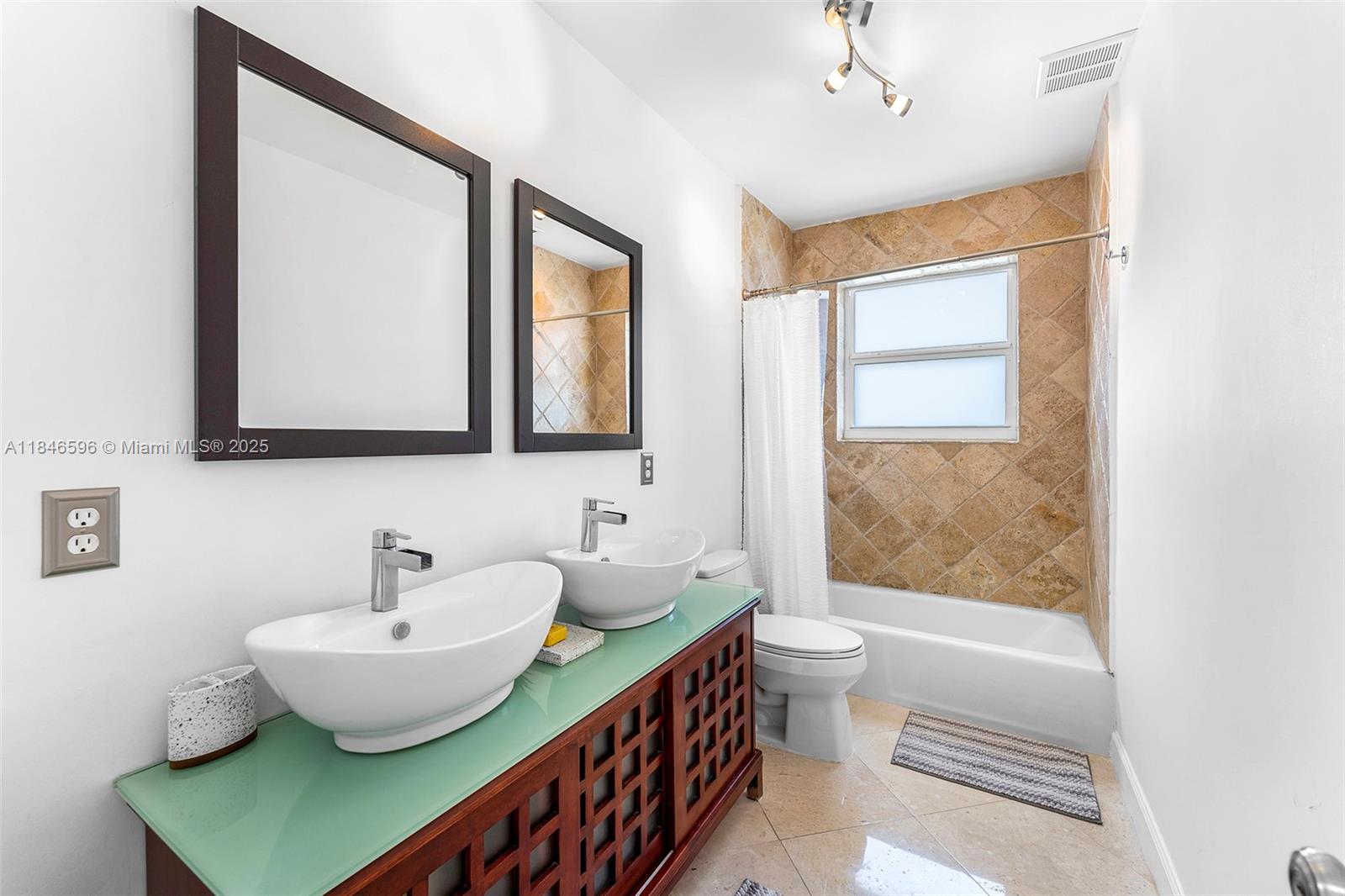 430 Holiday Dr Hallandale Beach, FL 33009