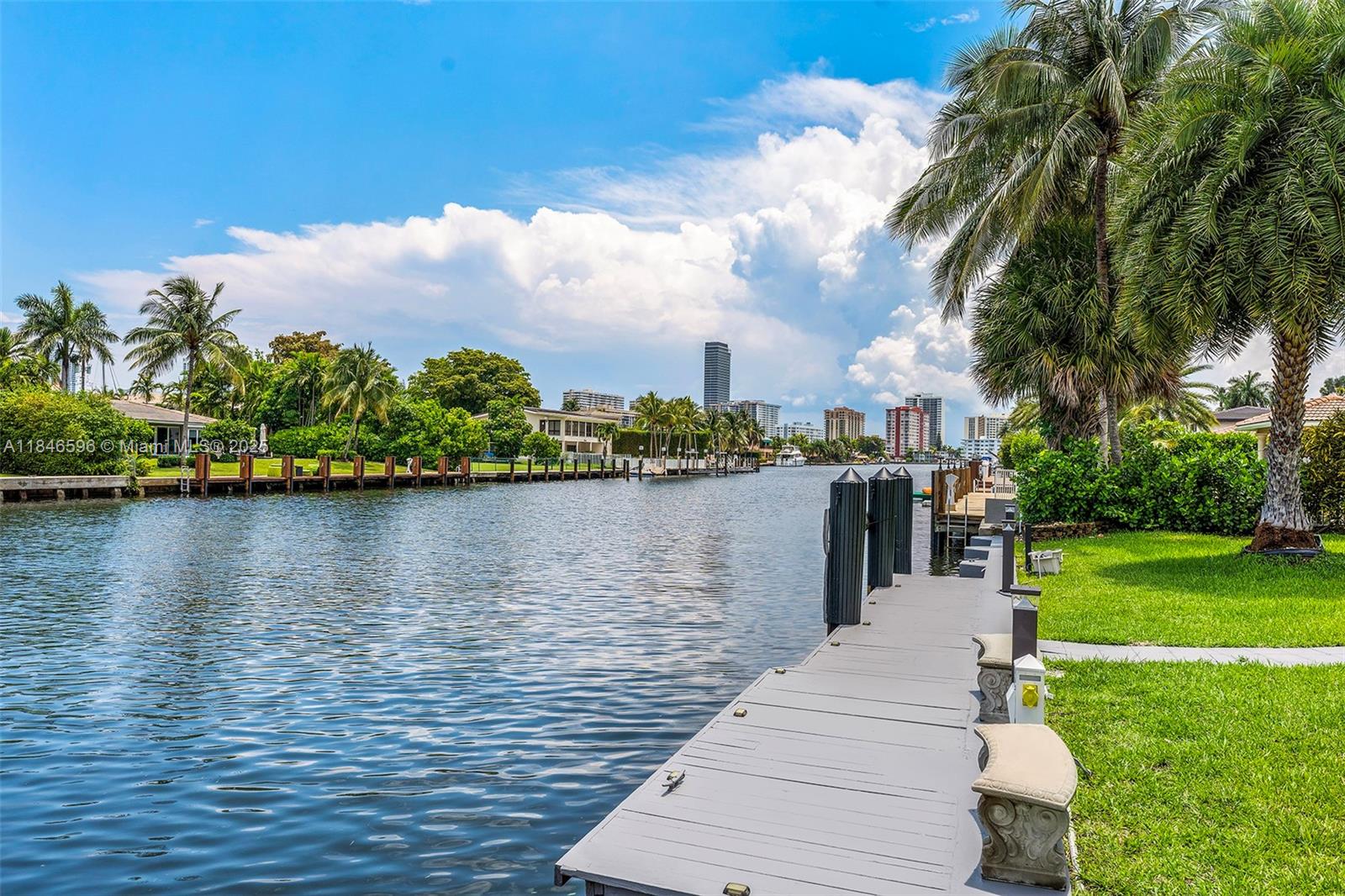 430 Holiday Dr Hallandale Beach, FL 33009