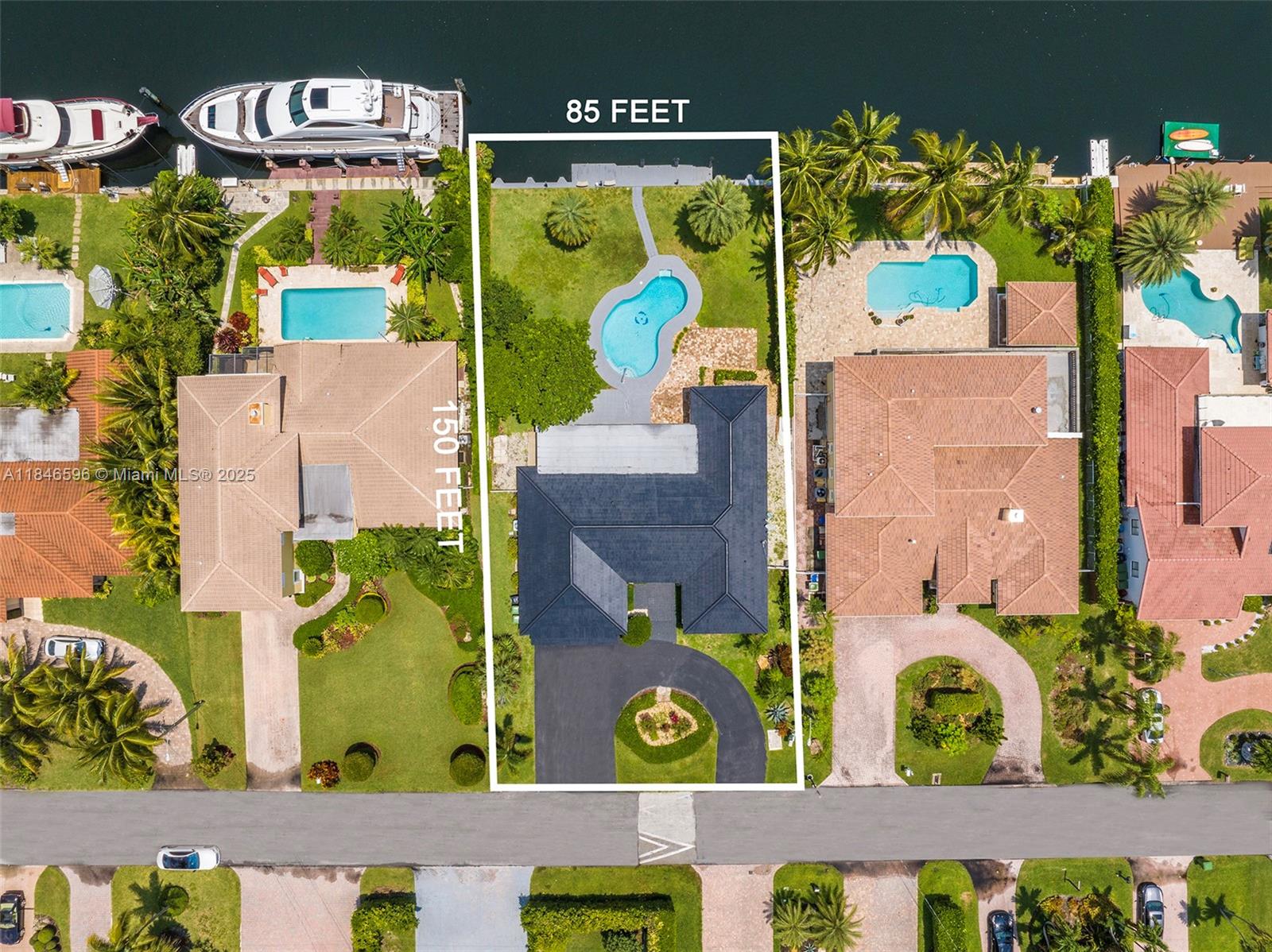 430 Holiday Dr Hallandale Beach, FL 33009