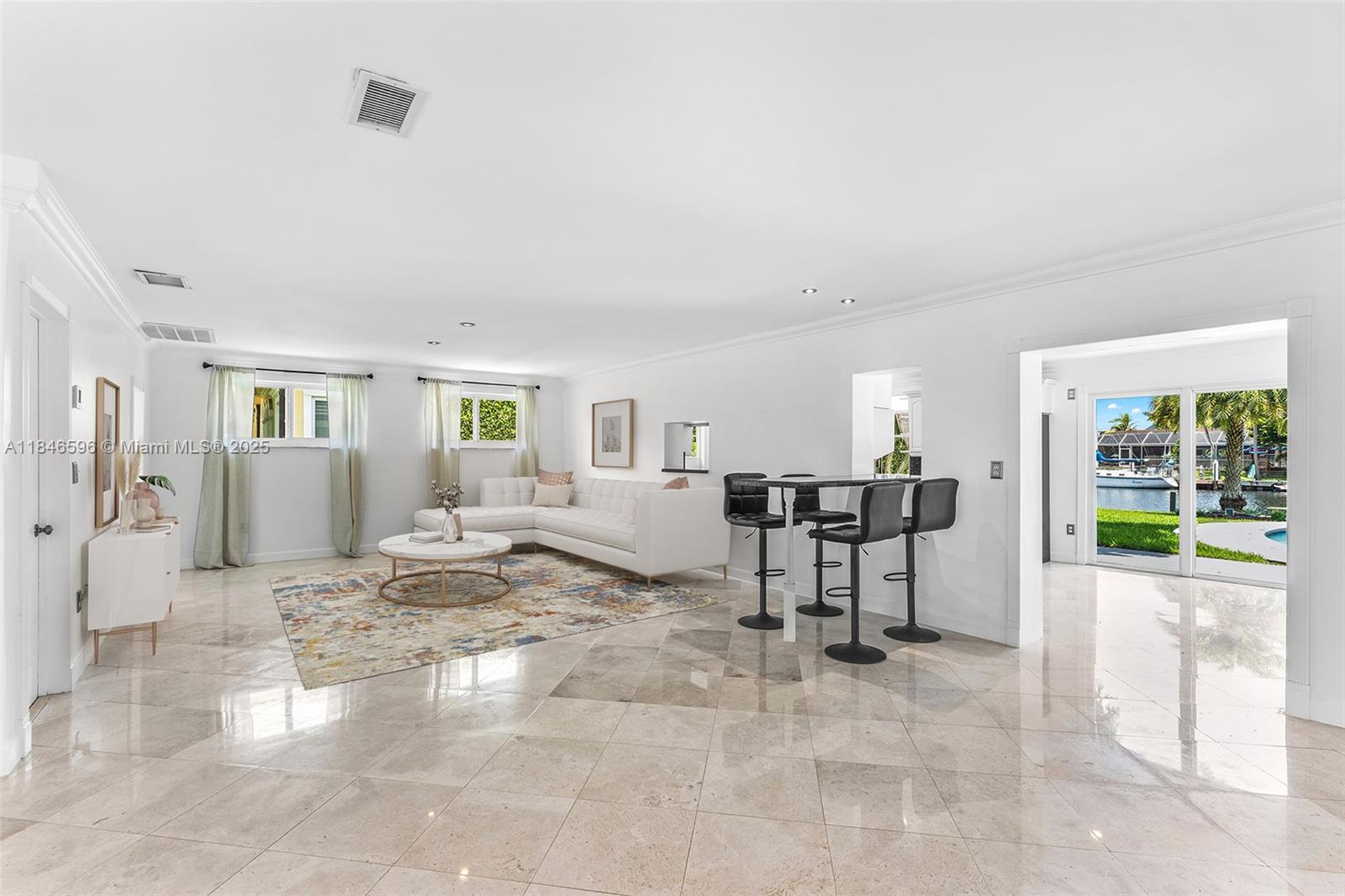 430 Holiday Dr Hallandale Beach, FL 33009