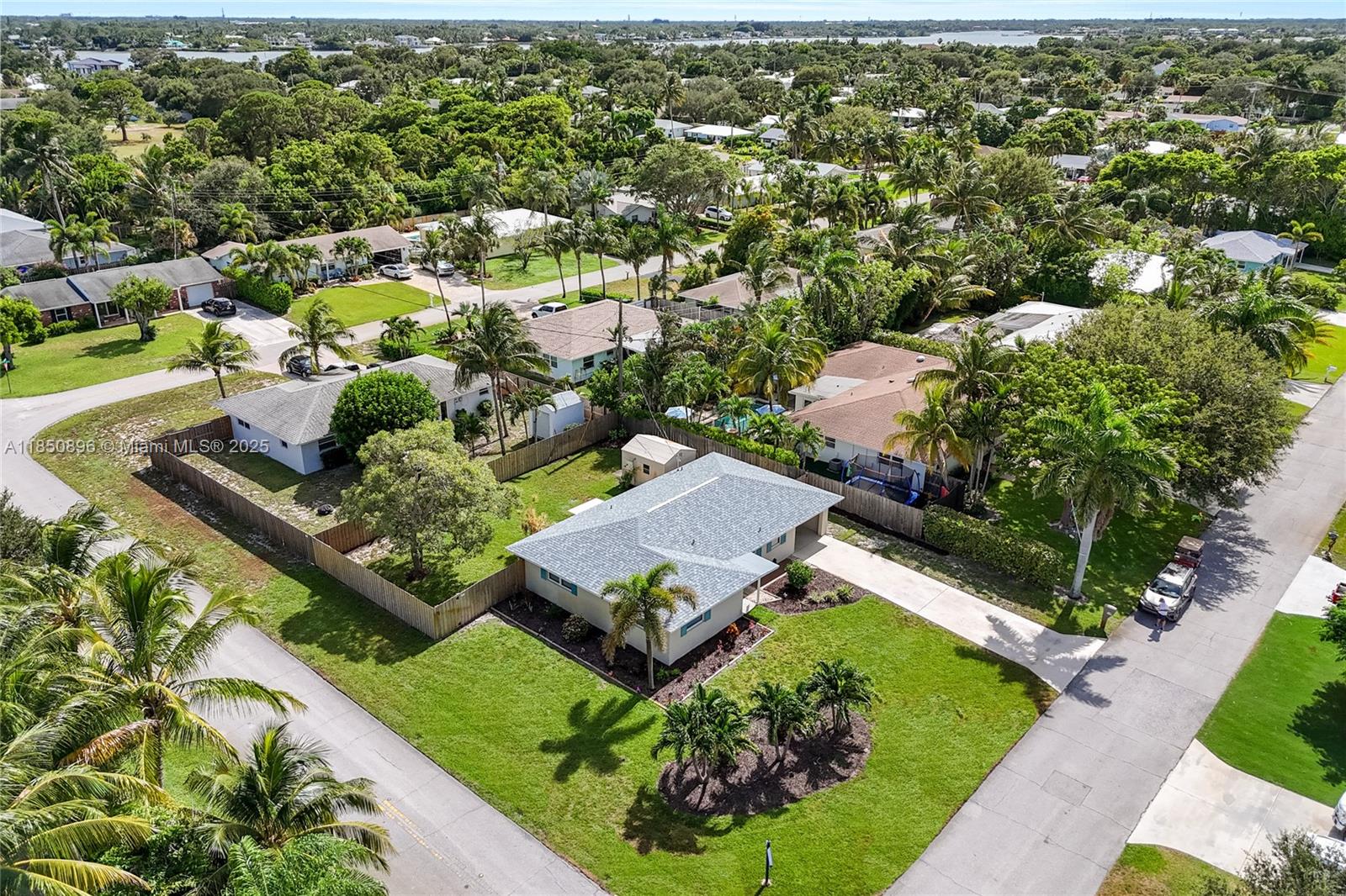 110 E Windsor Rd E Jupiter, FL 33469