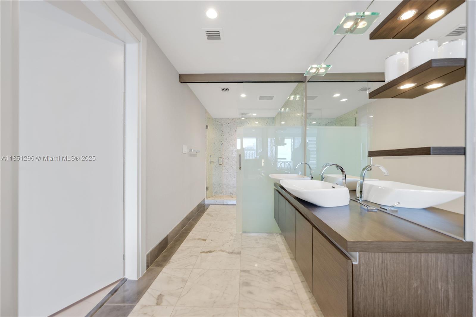 image Epic West Condo44